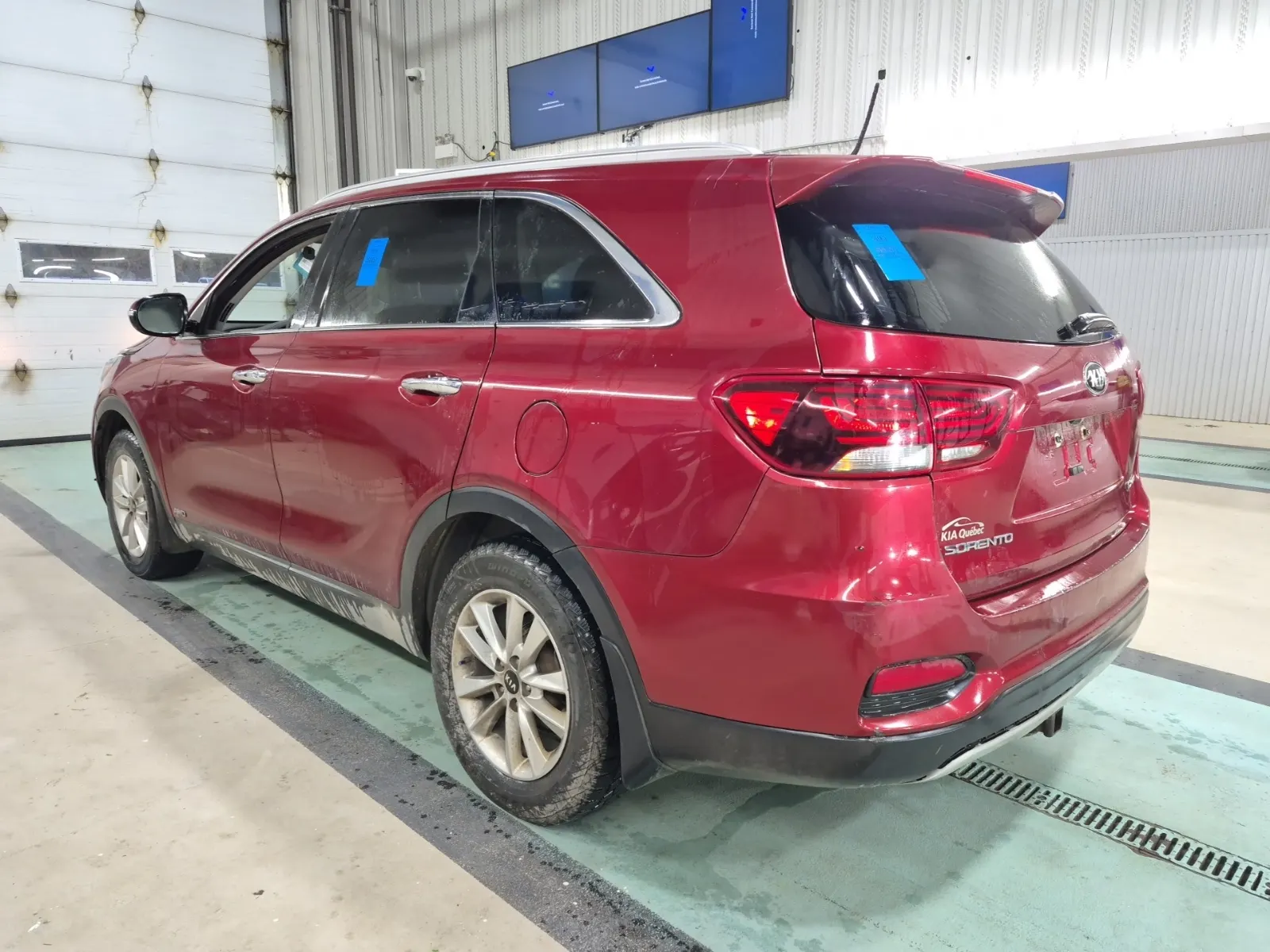 Driver Rear 3/4 Photo