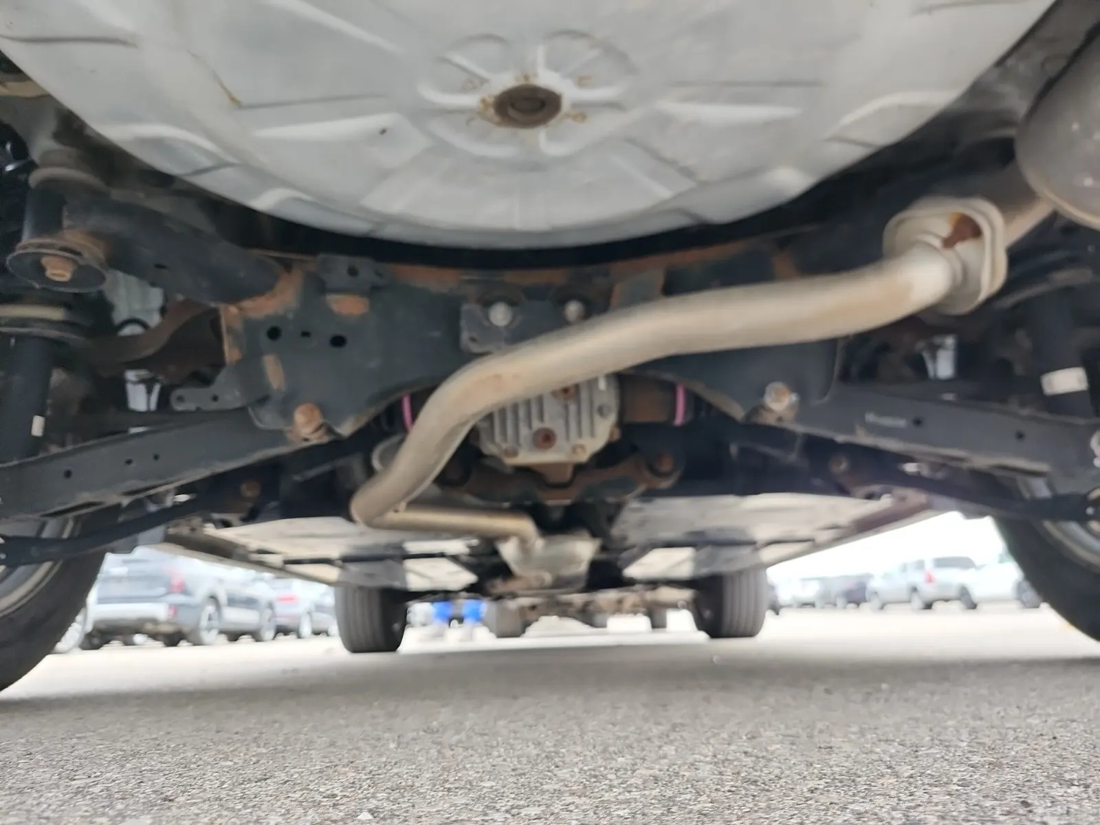 Undercarriage - Rear Photo