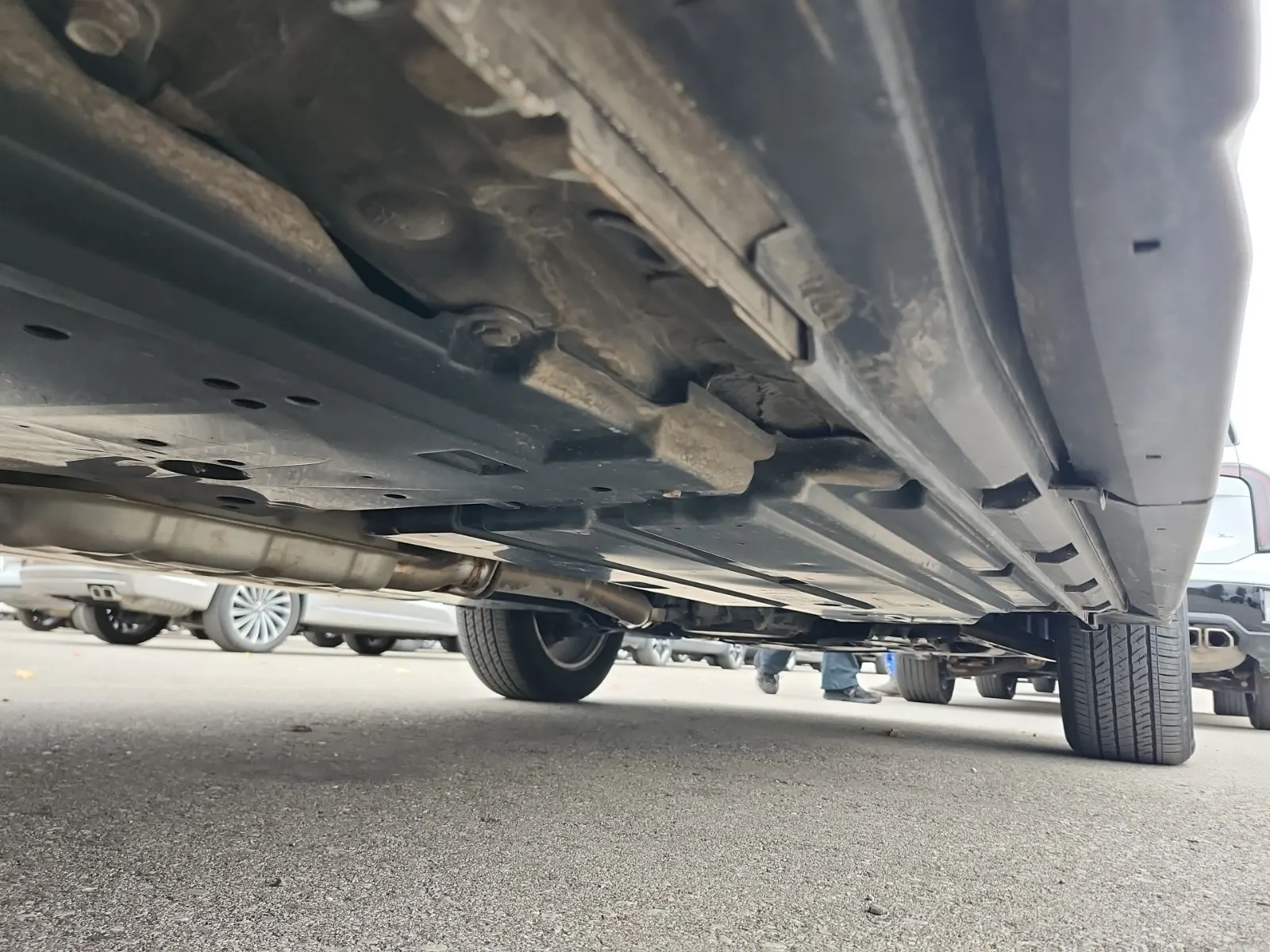 Undercarriage - Passenger Photo
