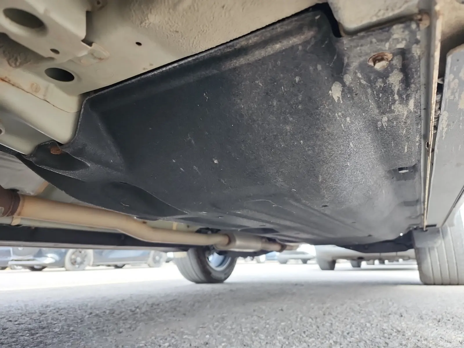 Undercarriage - Driver Photo