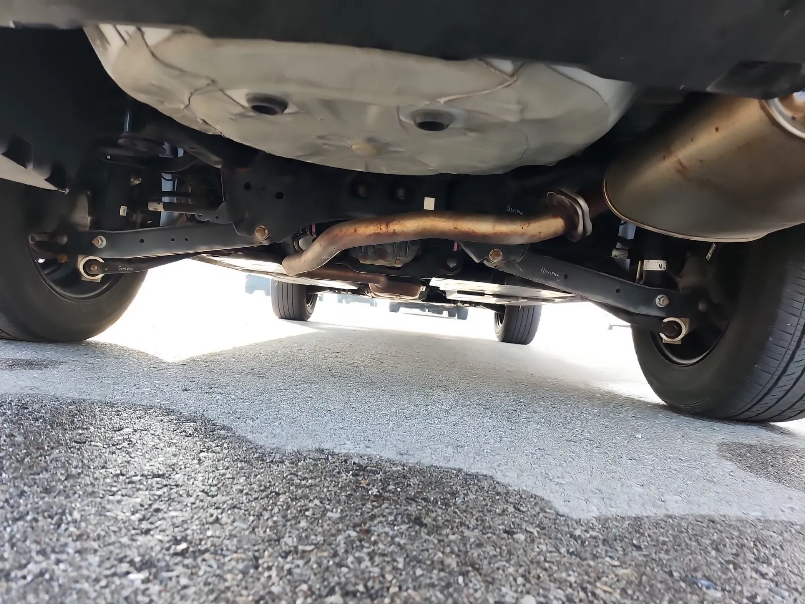 Undercarriage - Rear Photo