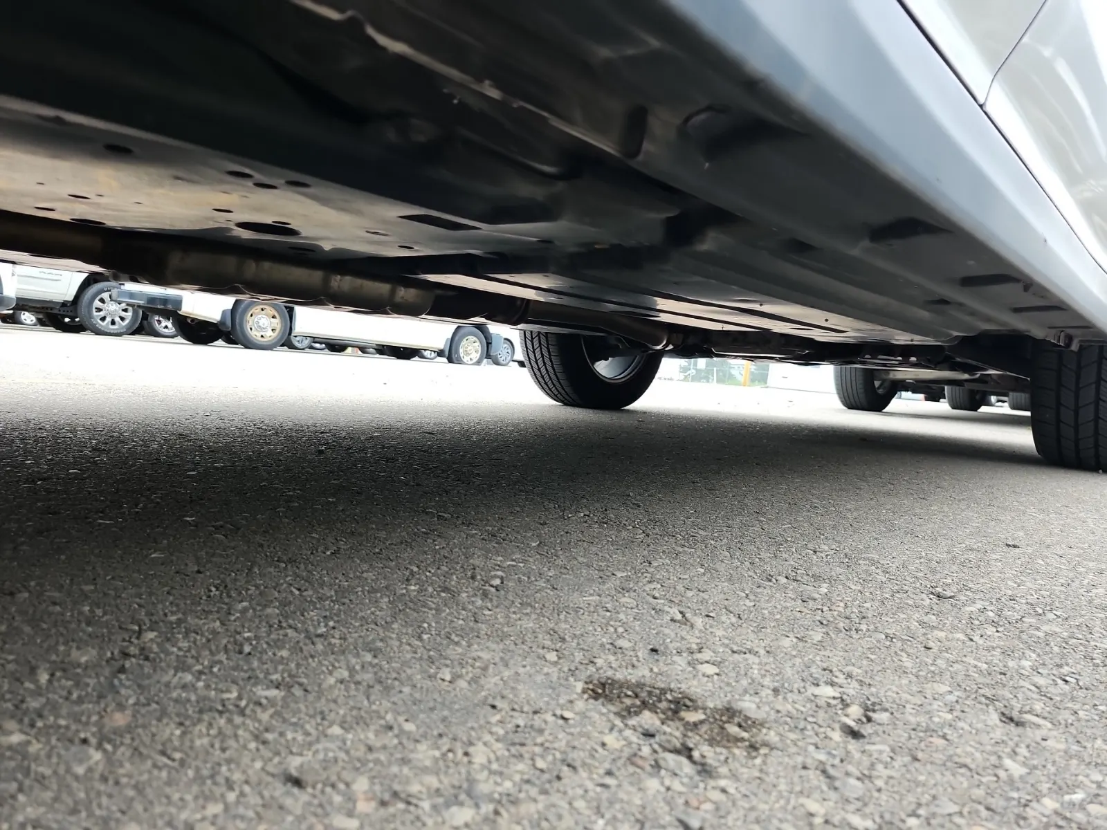 Undercarriage - Passenger Photo