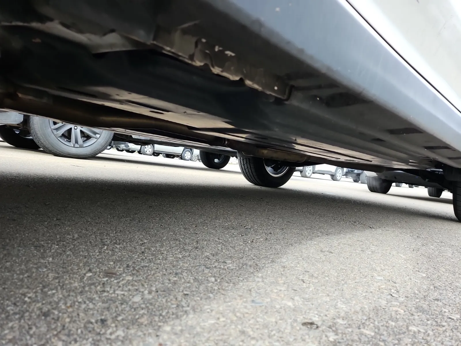 Undercarriage - Driver Photo