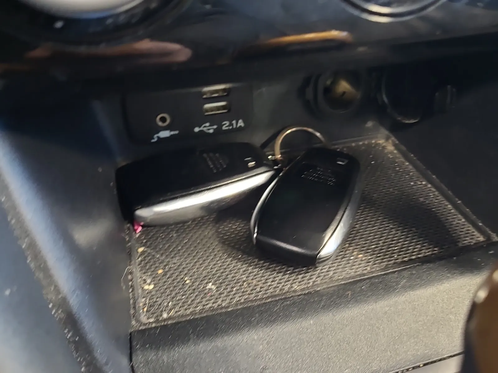 Keys/Fobs/Manual Photo