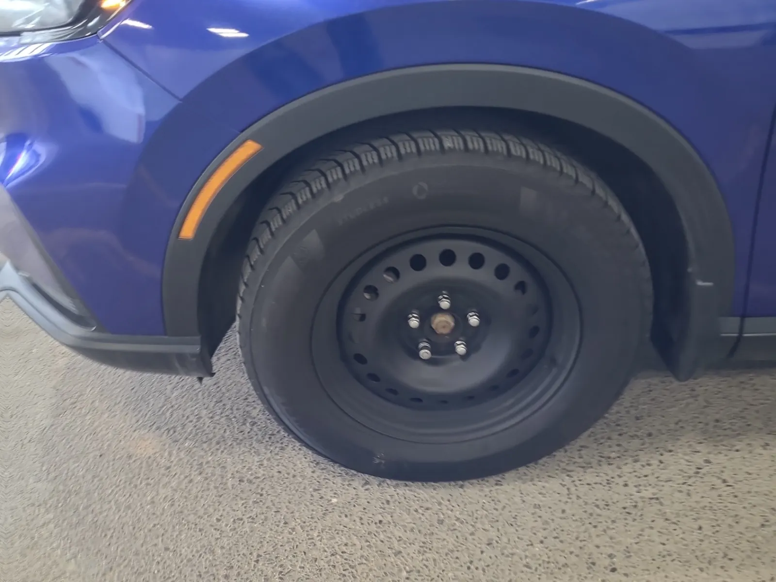 Front driver wheel/tire photo