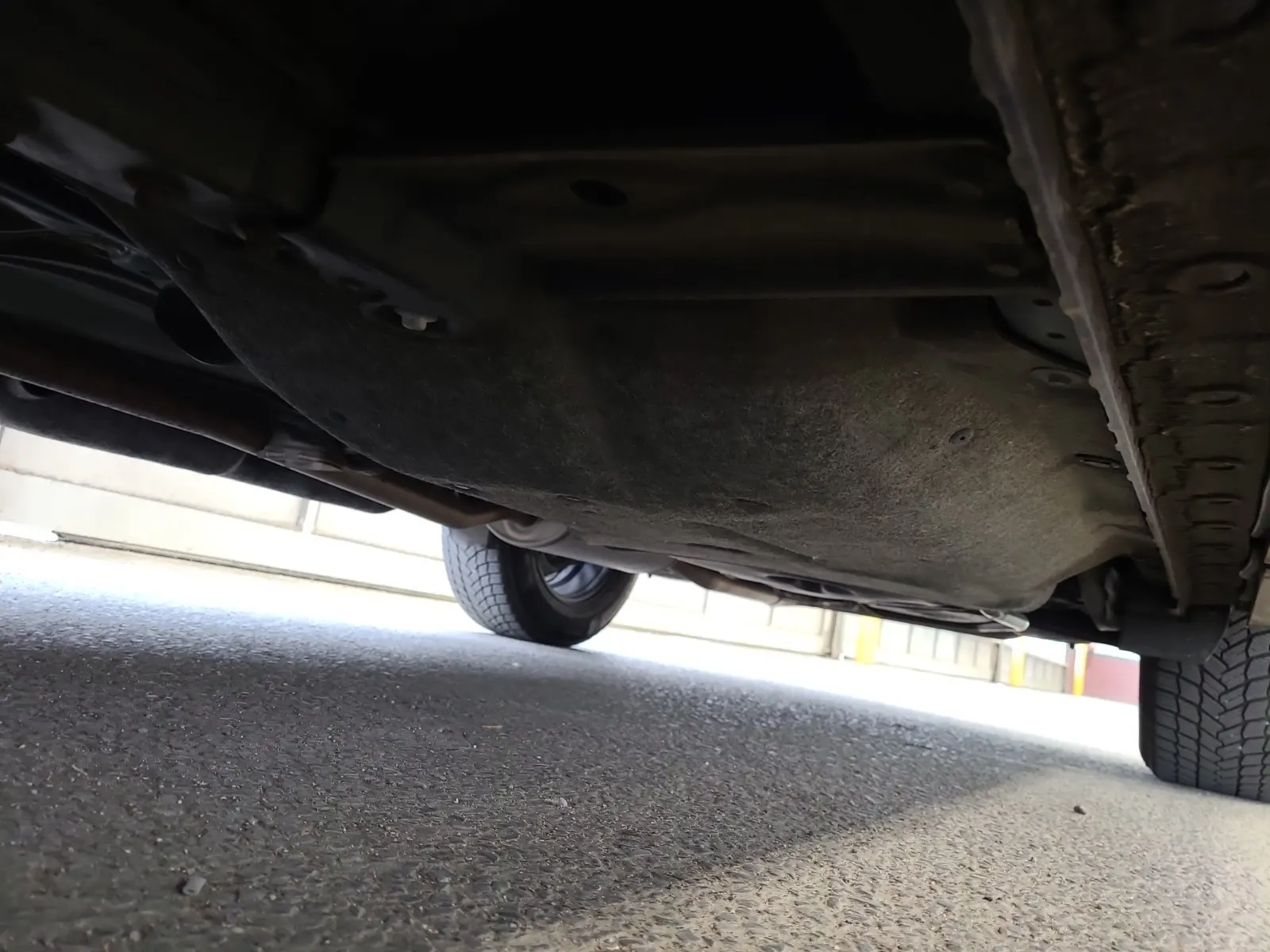 Undercarriage - Driver Photo