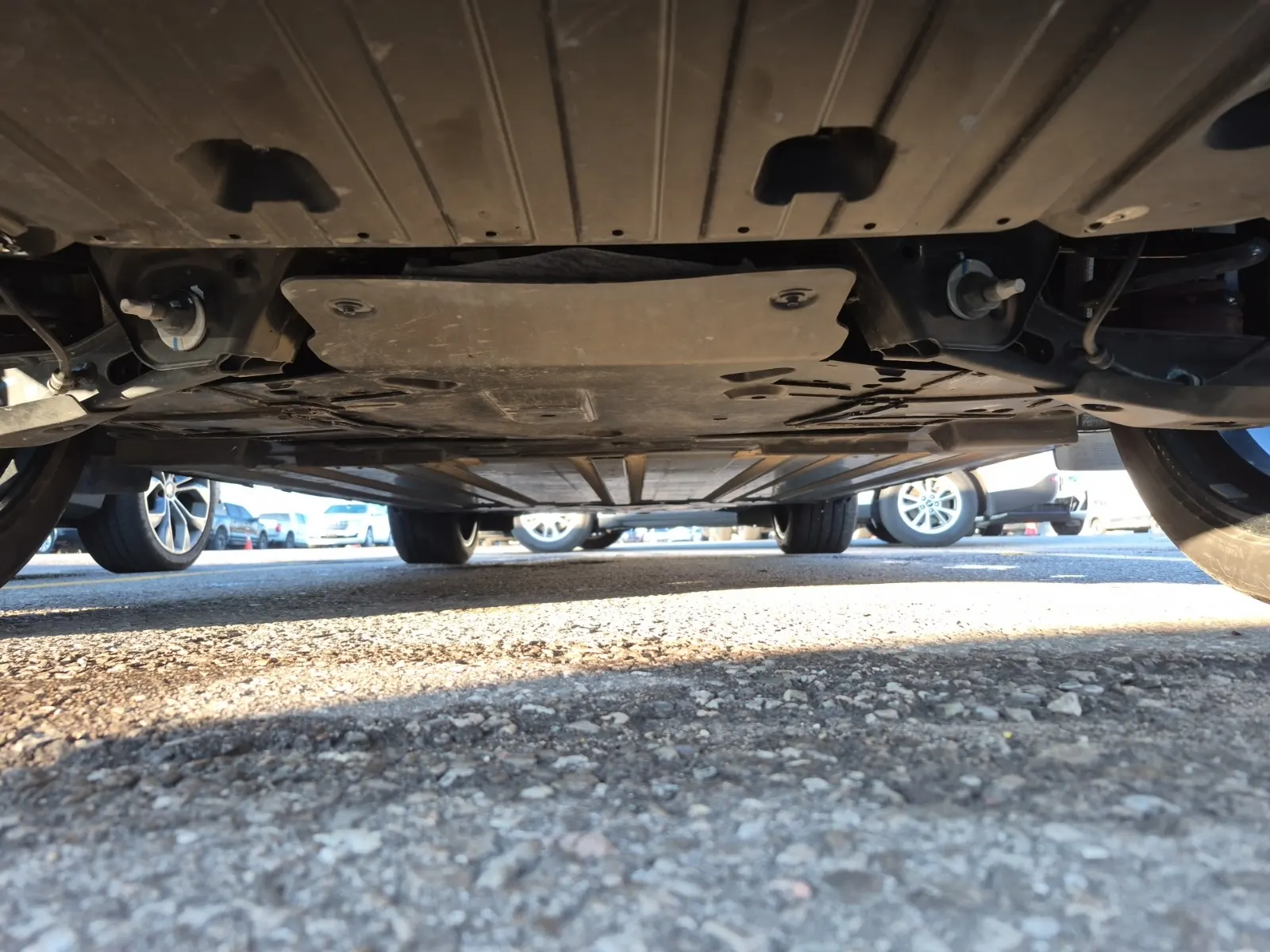 Undercarriage - Rear Photo