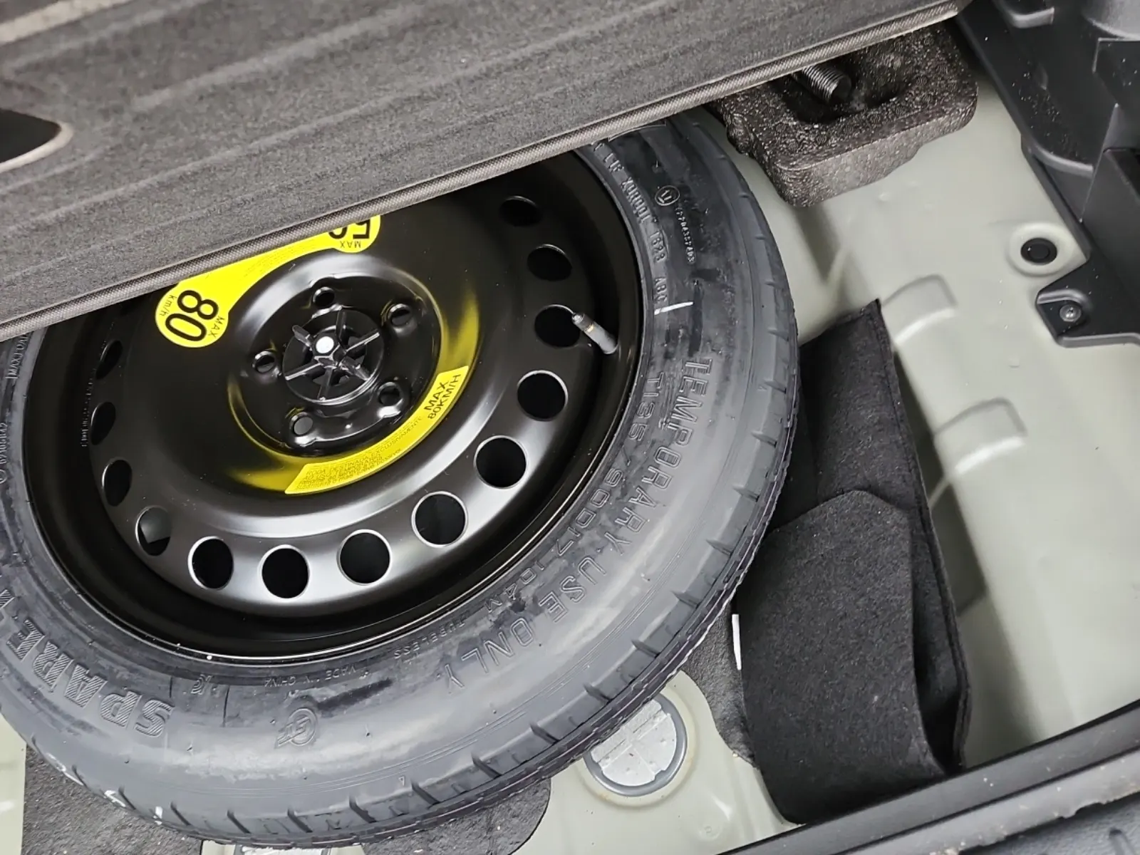 Spare Tire & Wheel Photo