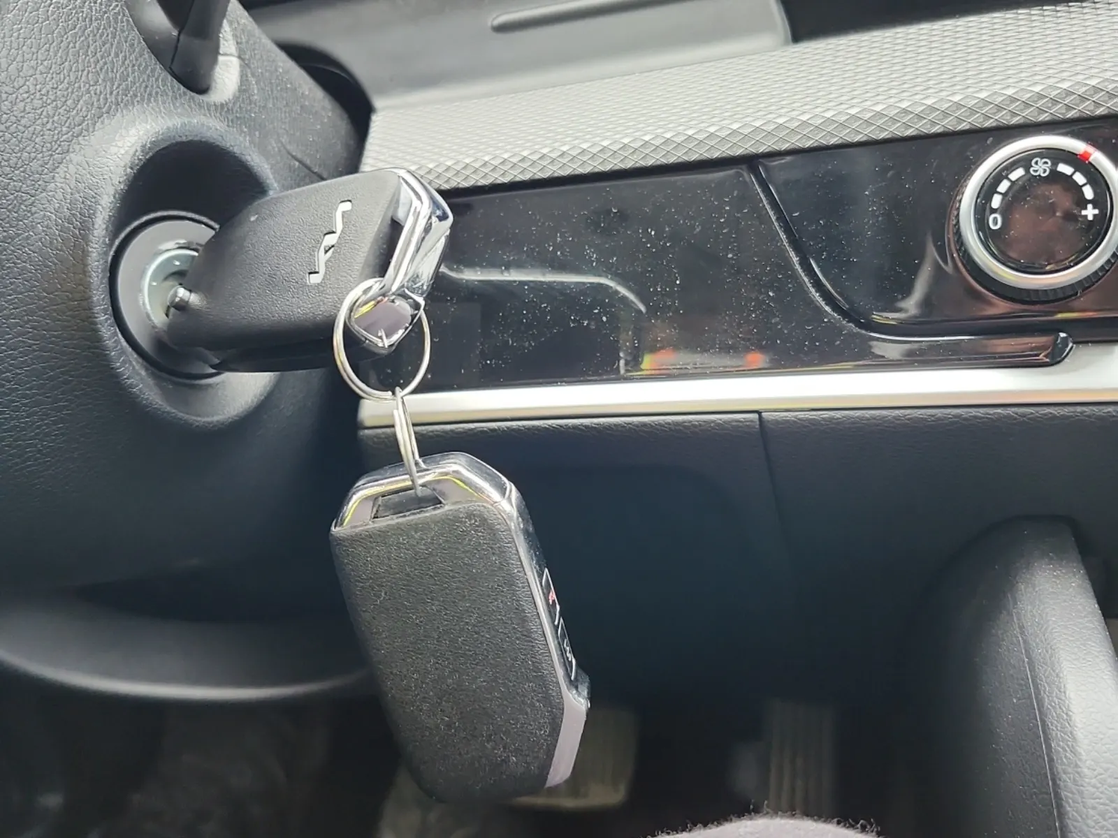Keys/Fobs/Manual Photo