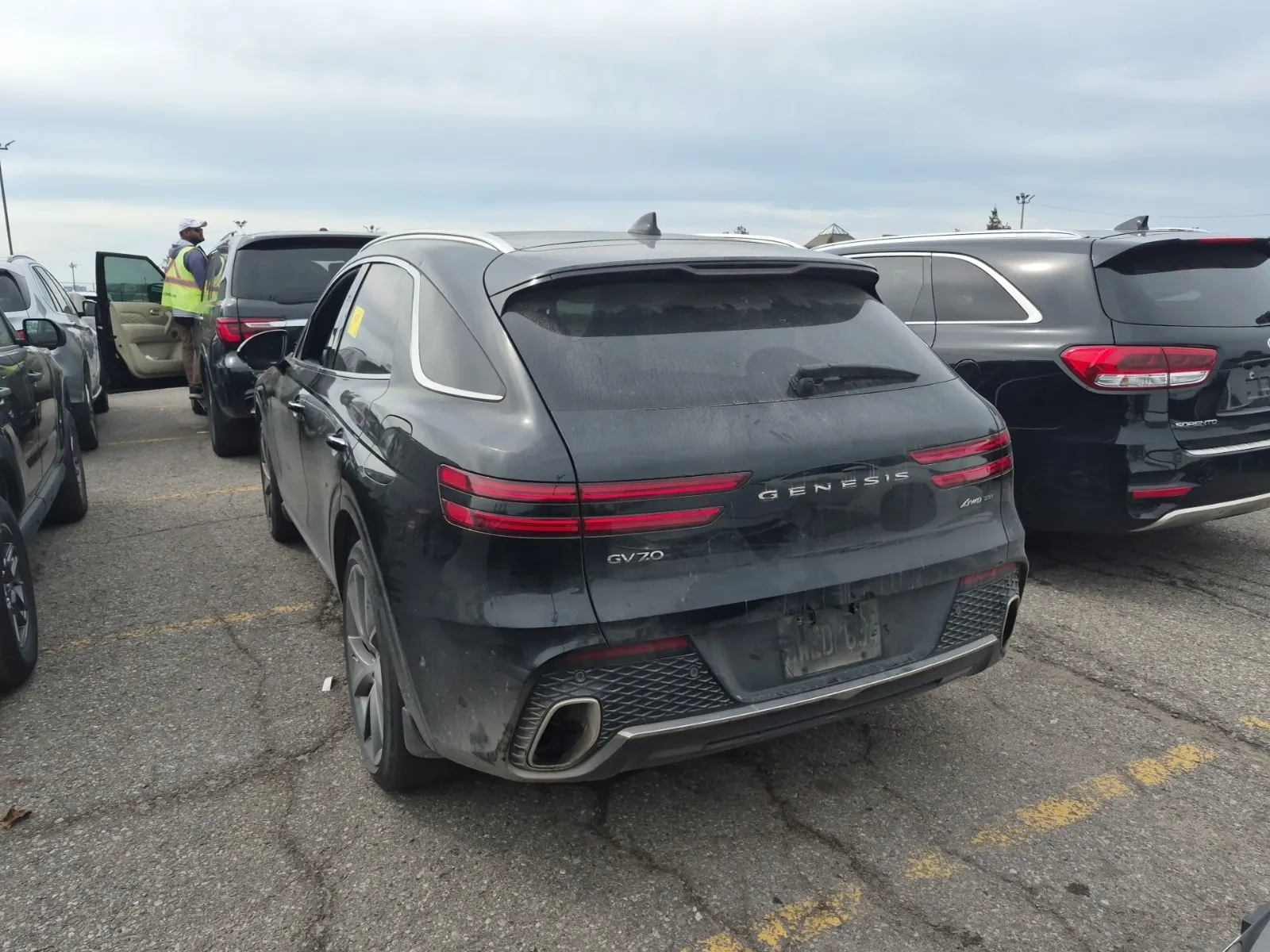 Driver Rear 3/4 Photo