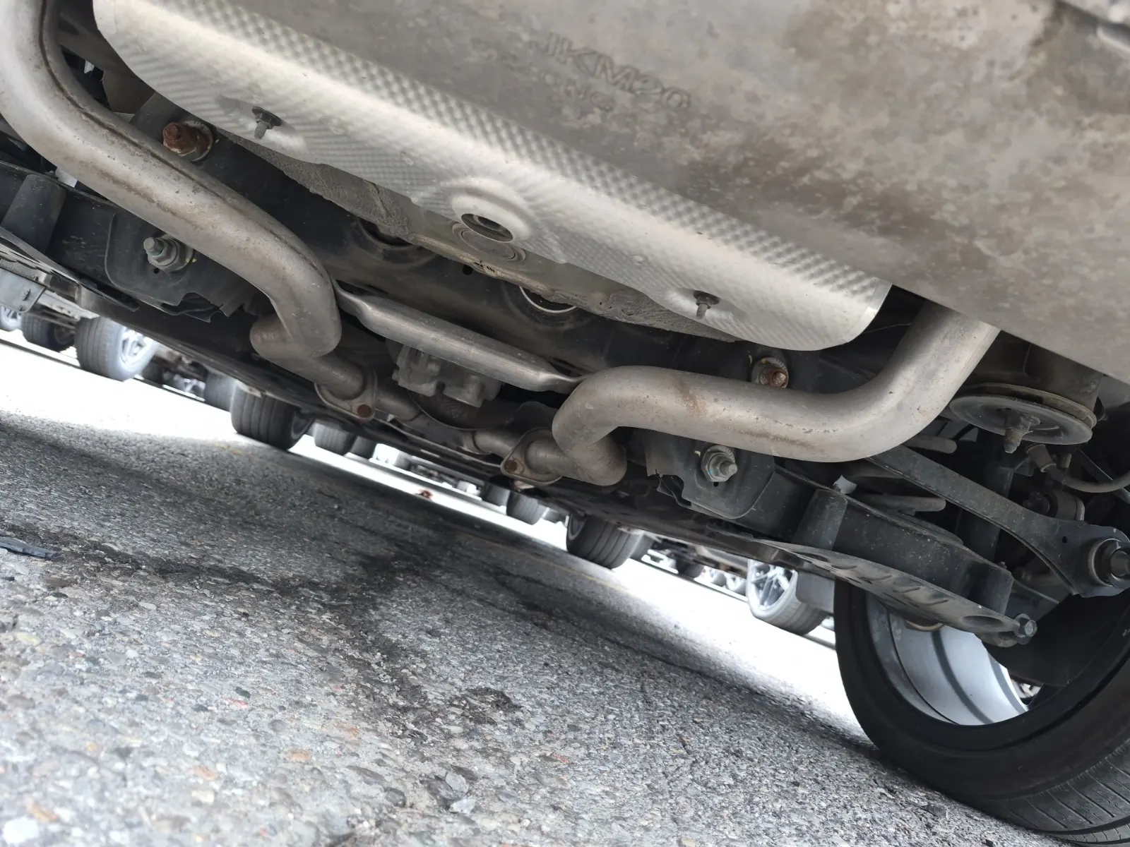 Undercarriage - Rear Photo