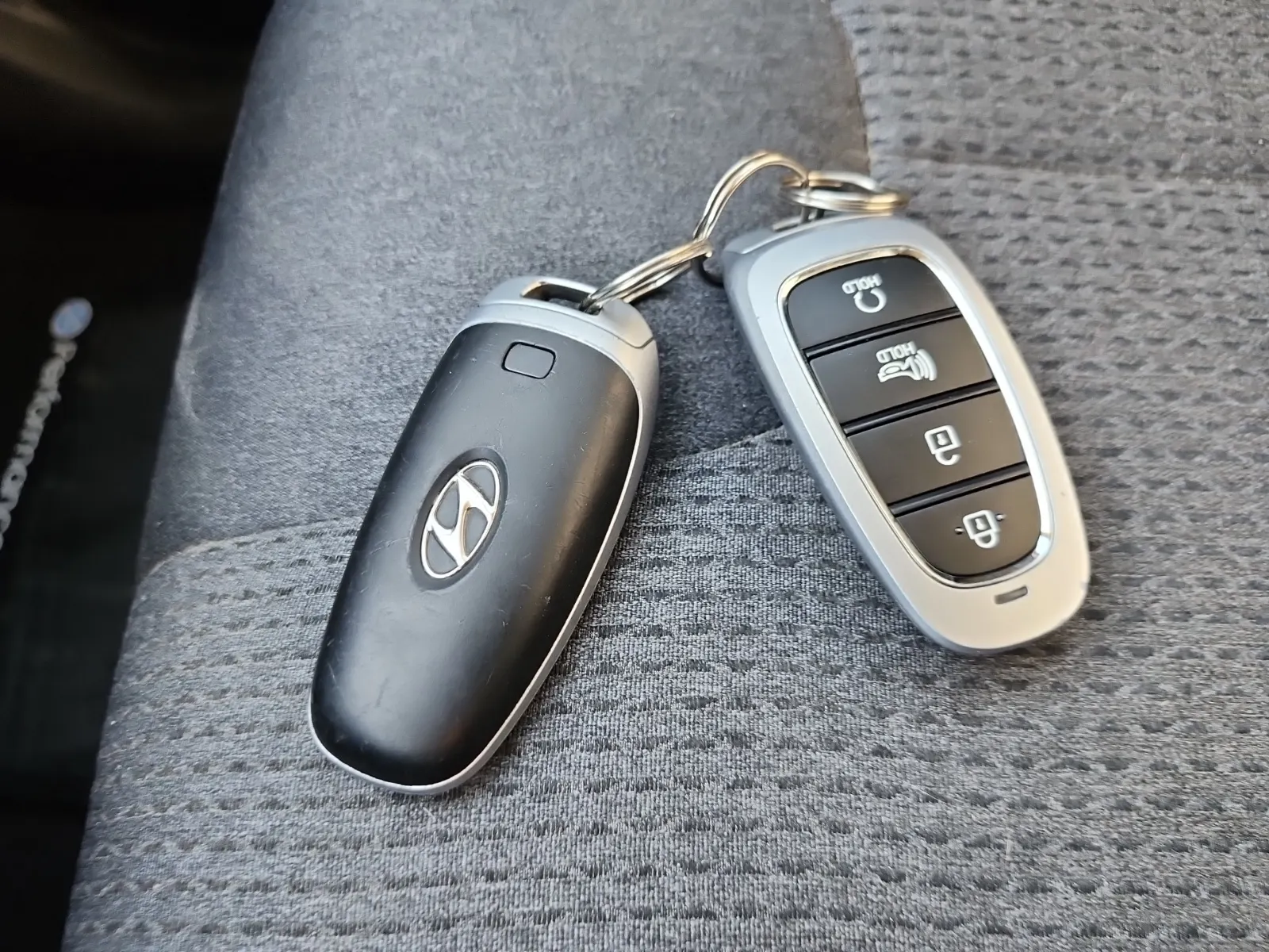 Keys/Fobs/Manual Photo