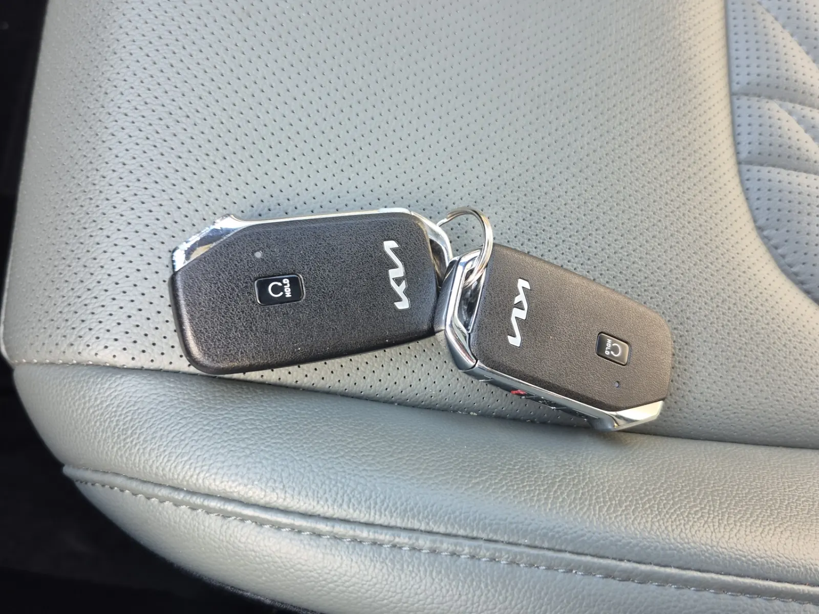 Keys/Fobs/Manual Photo