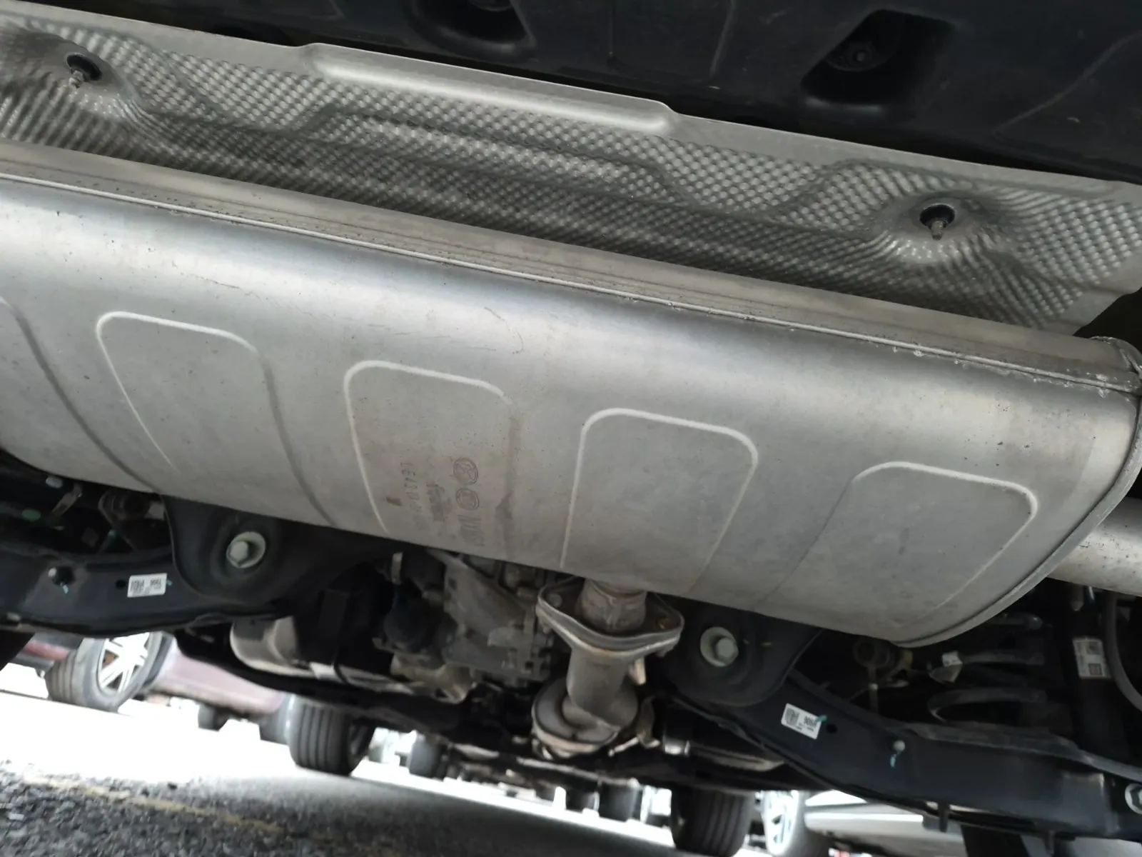 Undercarriage - Rear Photo