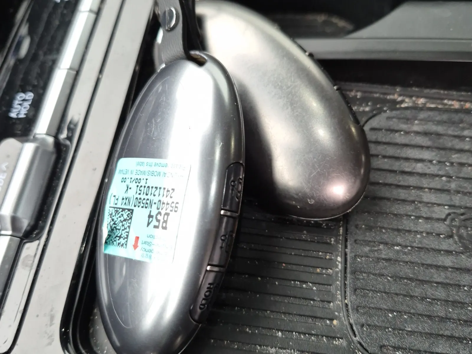 Keys/Fobs/Manual Photo