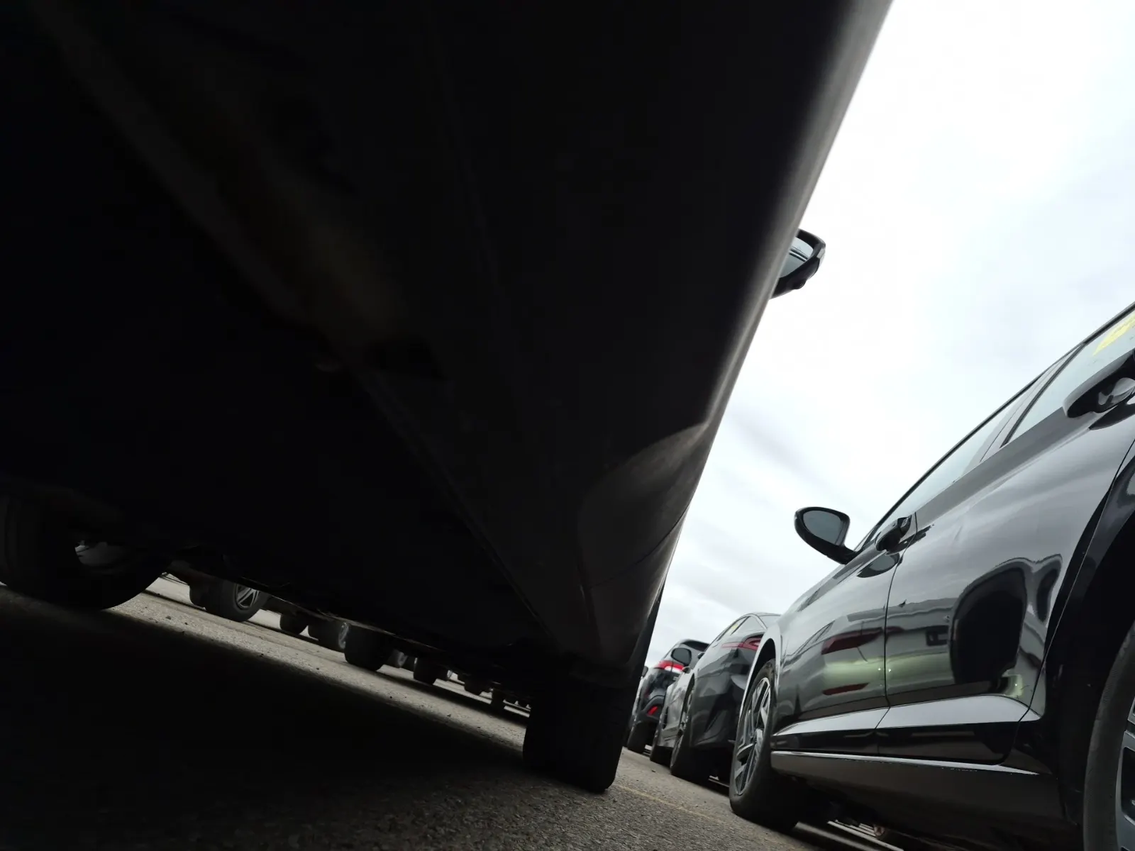 Undercarriage - Passenger Photo