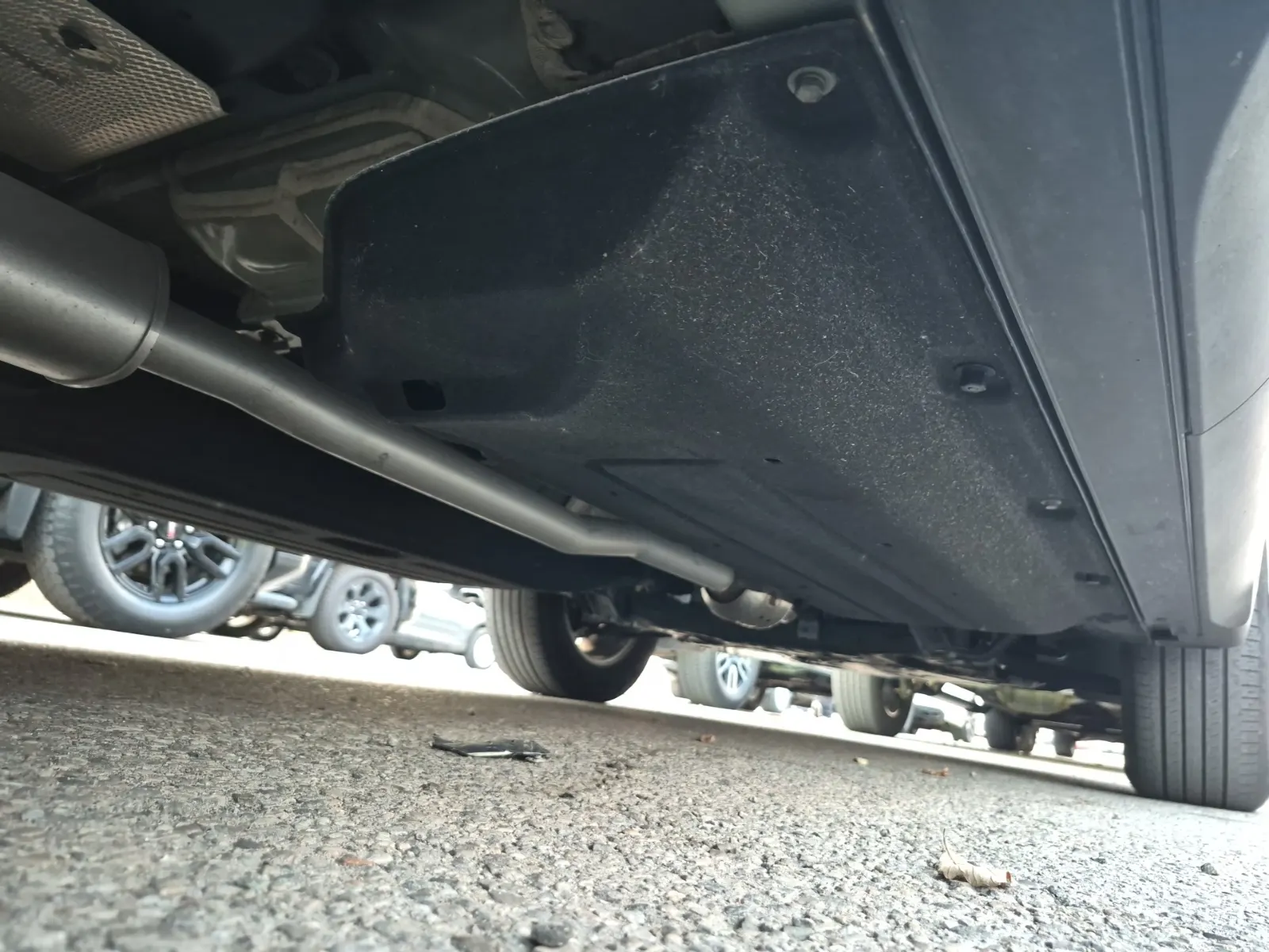 Undercarriage - Passenger Photo