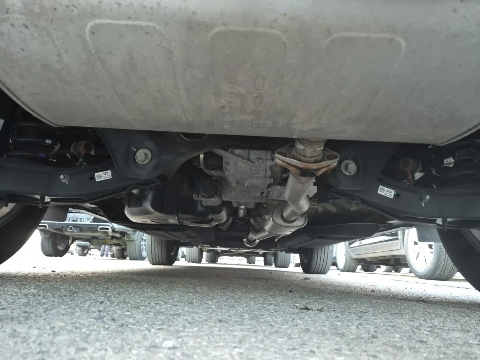 Undercarriage - Rear Photo