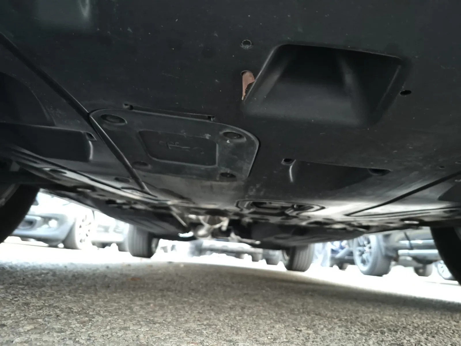 Undercarriage - Front Photo