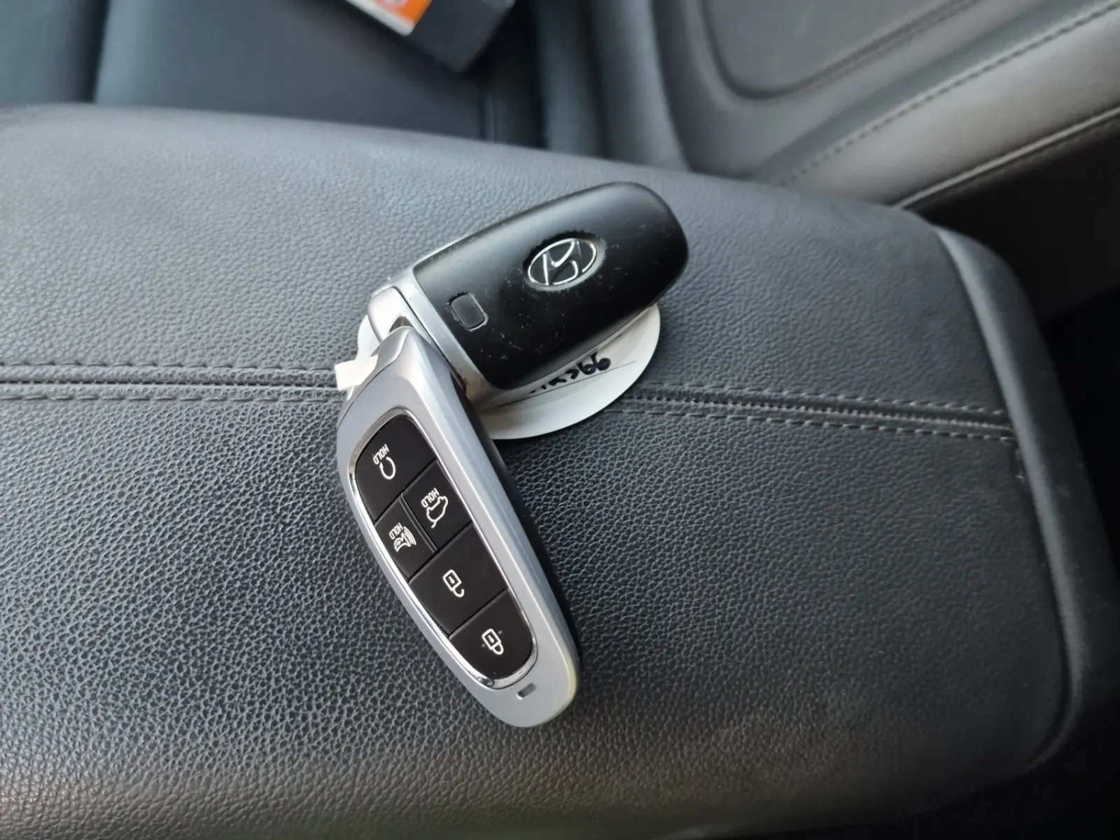 Keys/Fobs/Manual Photo
