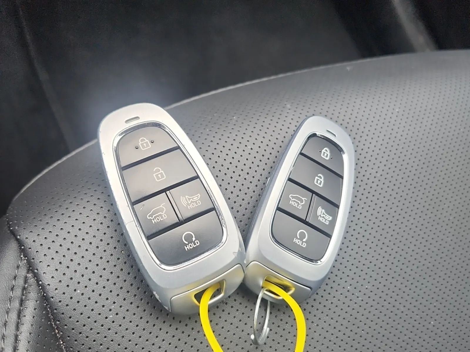 Keys/Fobs/Manual Photo