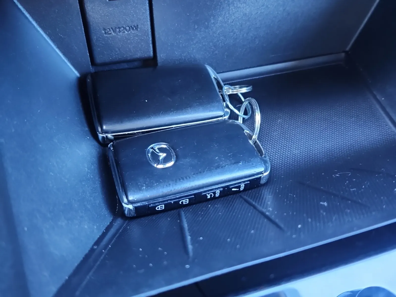 Keys/Fobs/Manual Photo