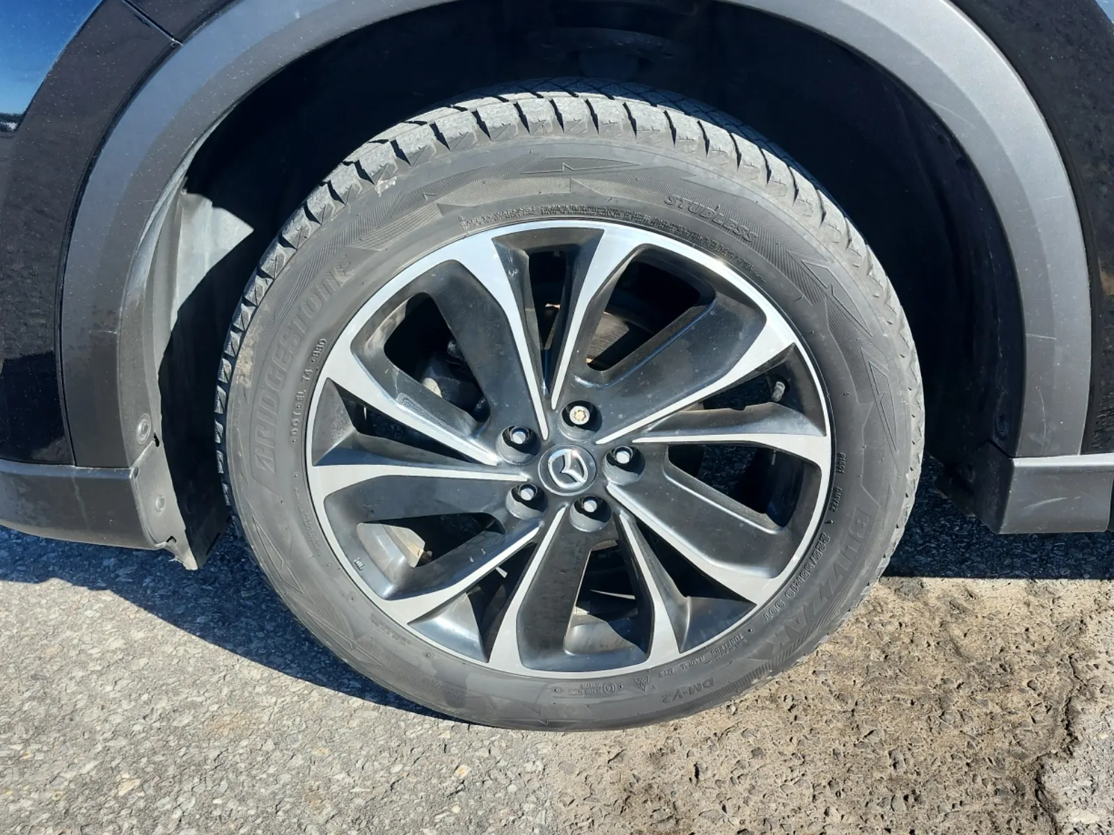 Front driver wheel/tire photo