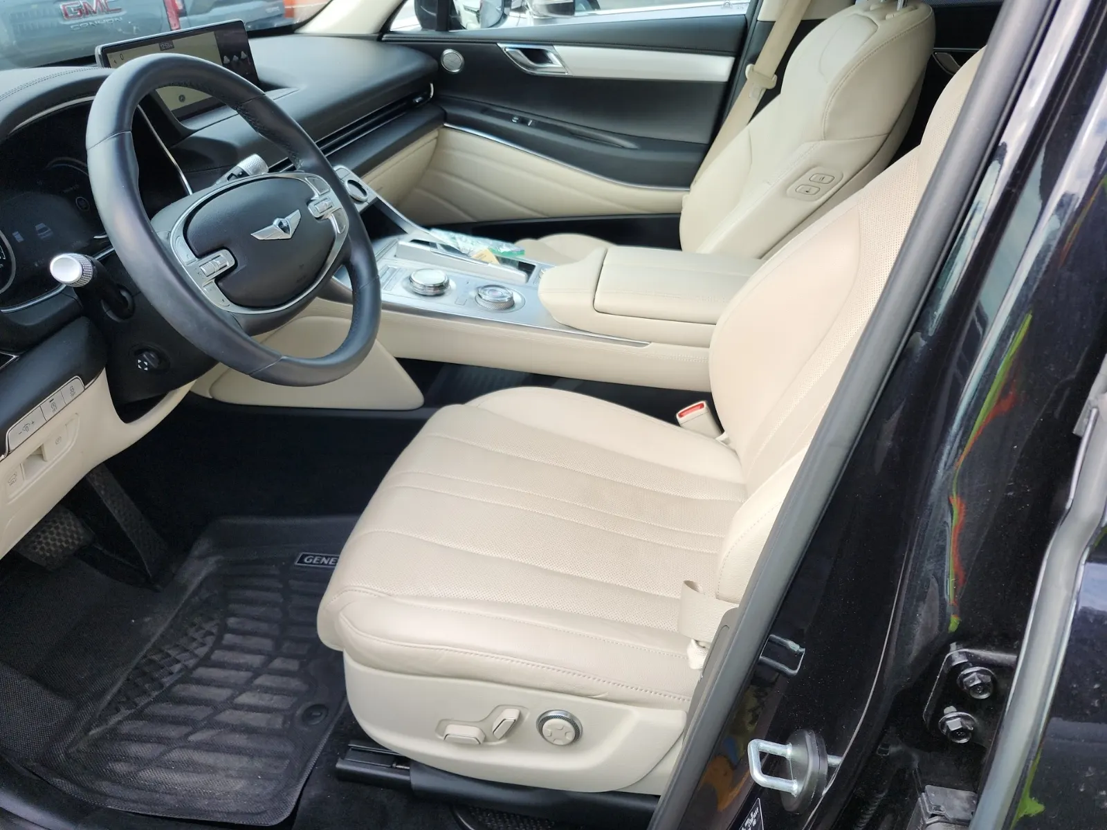 Front Interior Photo