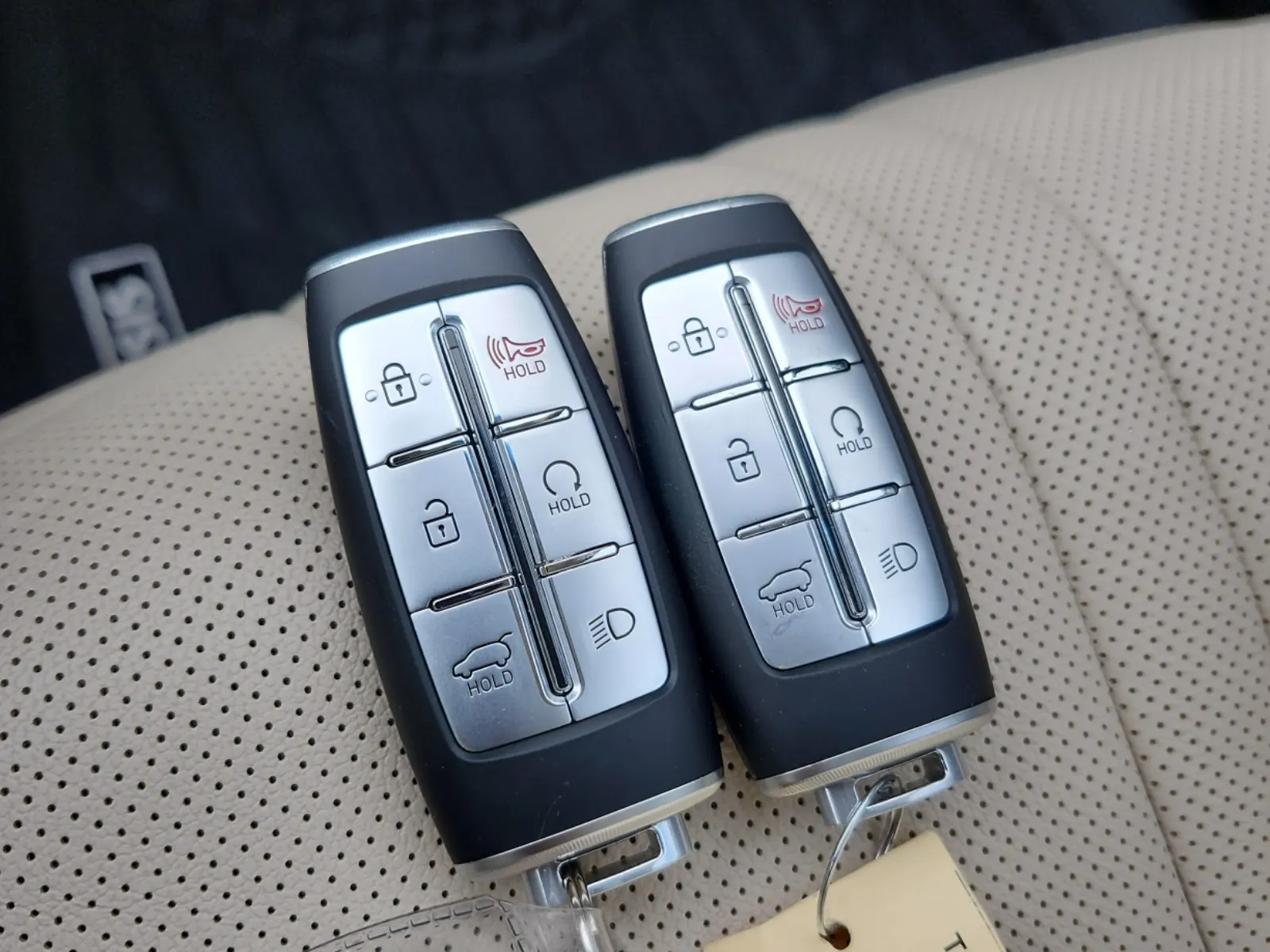 Keys/Fobs/Manual Photo