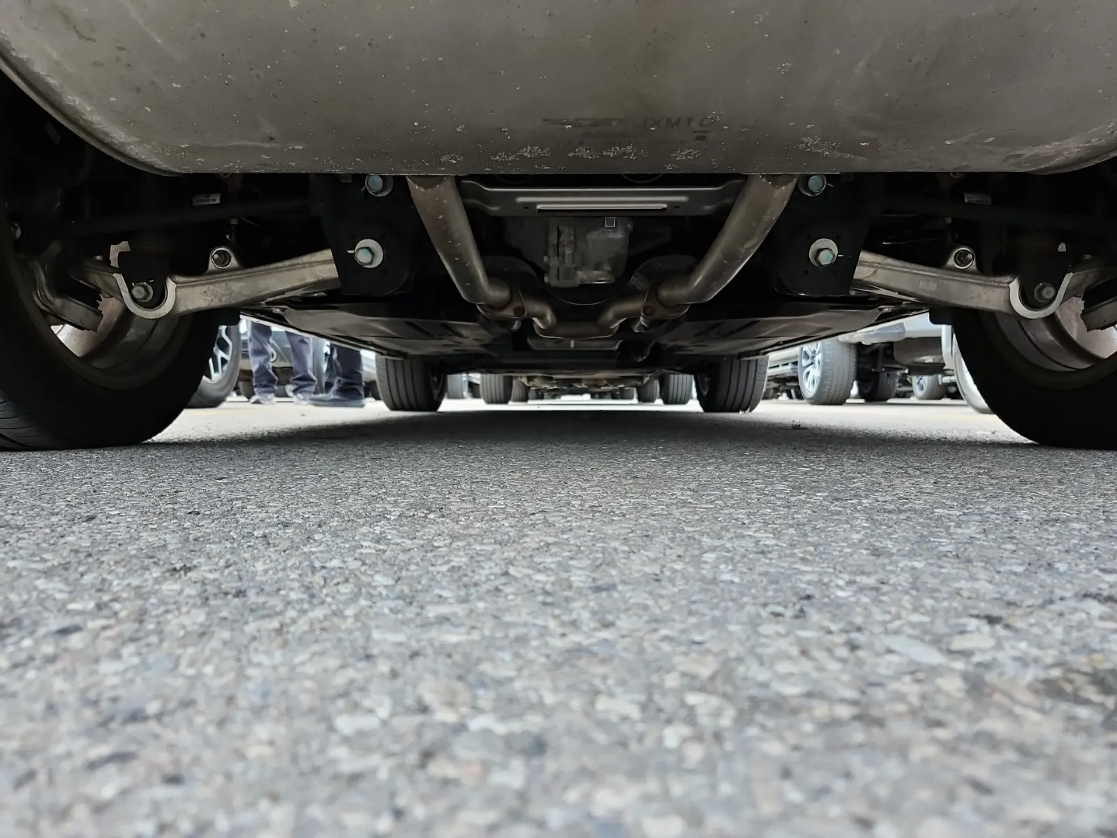 Undercarriage - Rear Photo