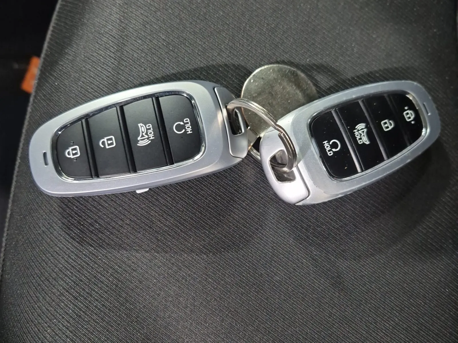 Keys/Fobs/Manual Photo