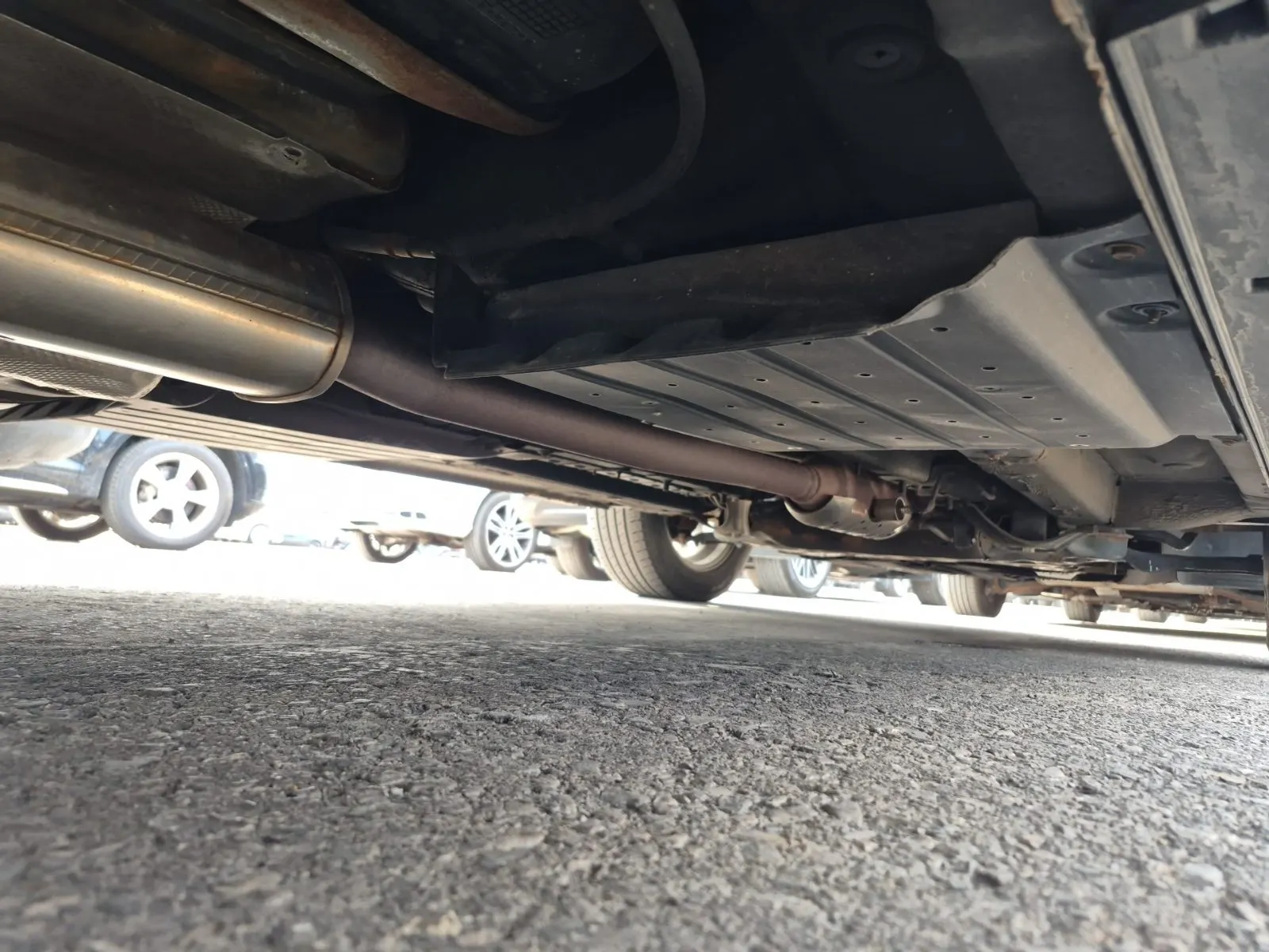 Undercarriage - Passenger Photo