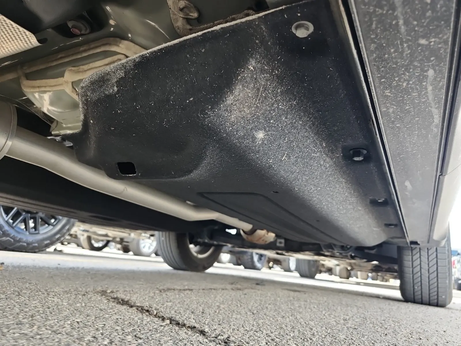 Undercarriage - Passenger Photo