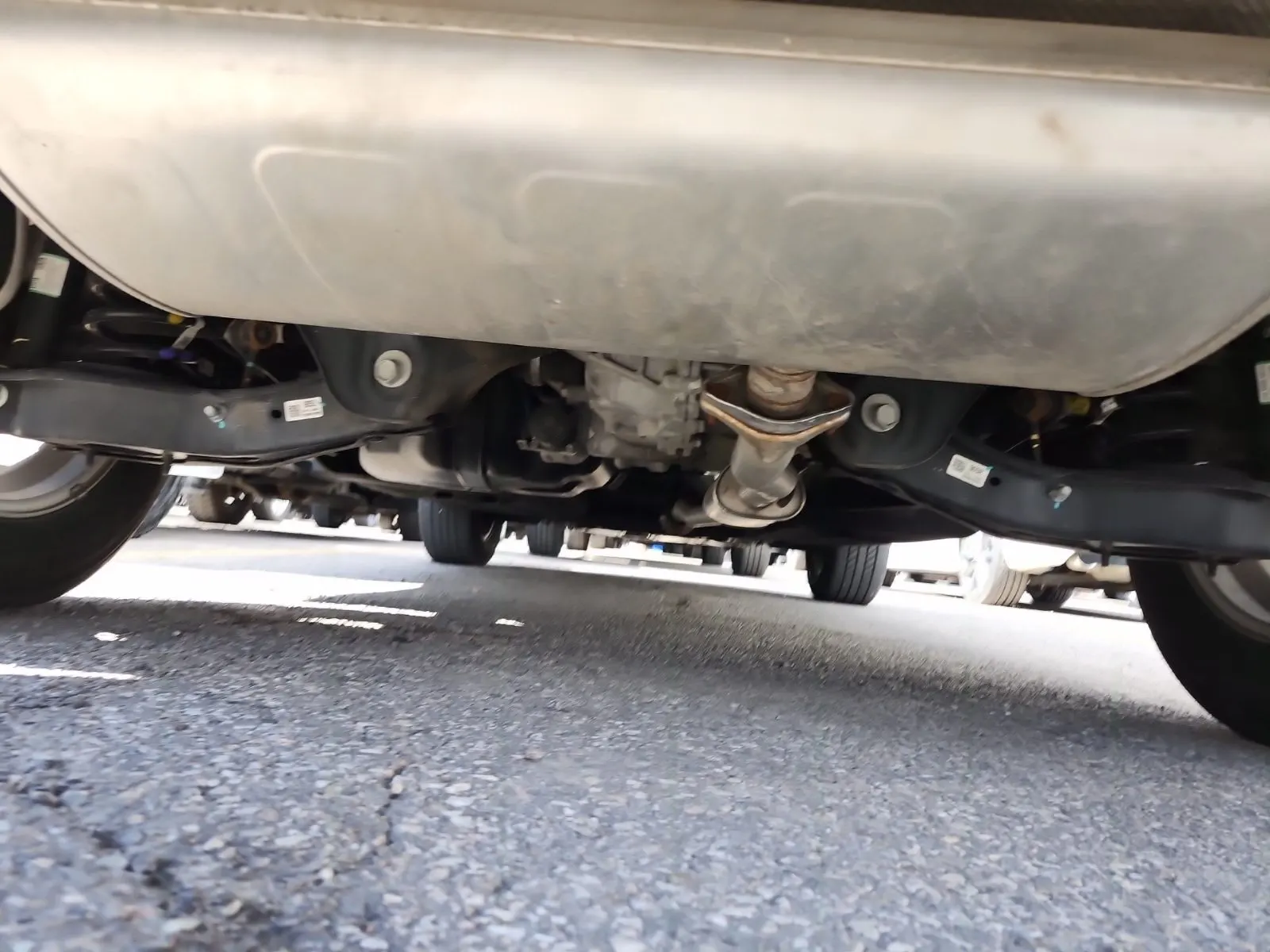 Undercarriage - Rear Photo