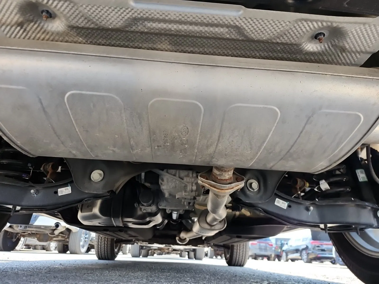 Undercarriage - Rear Photo