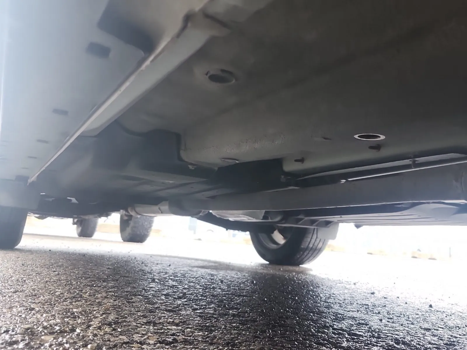 Undercarriage - Passenger Photo