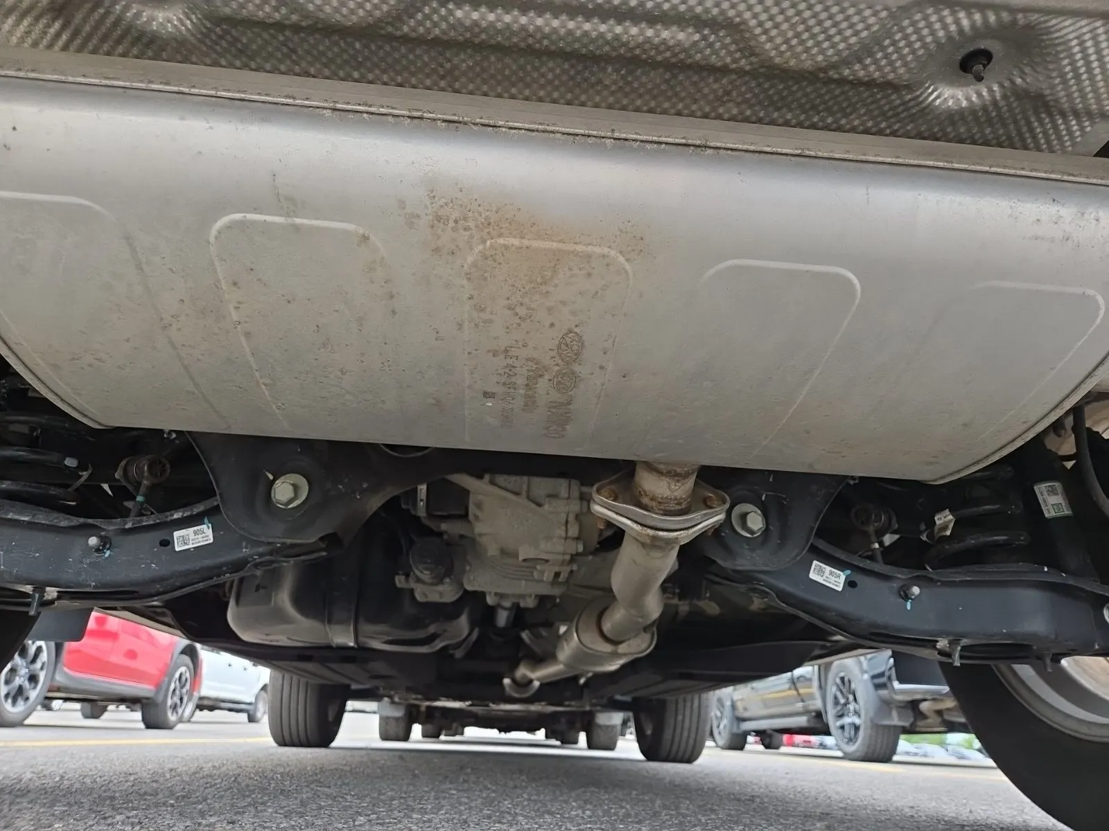 Undercarriage - Rear Photo