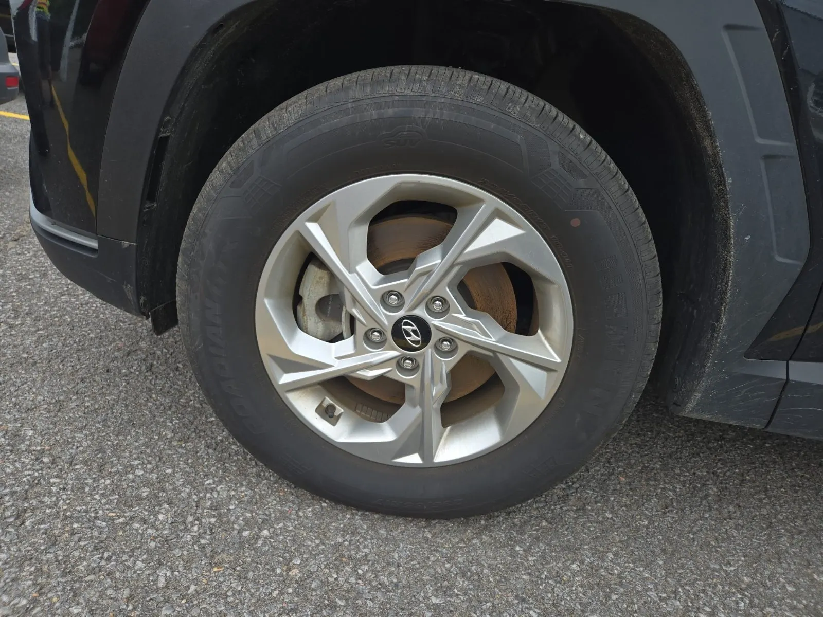 Front driver wheel/tire photo