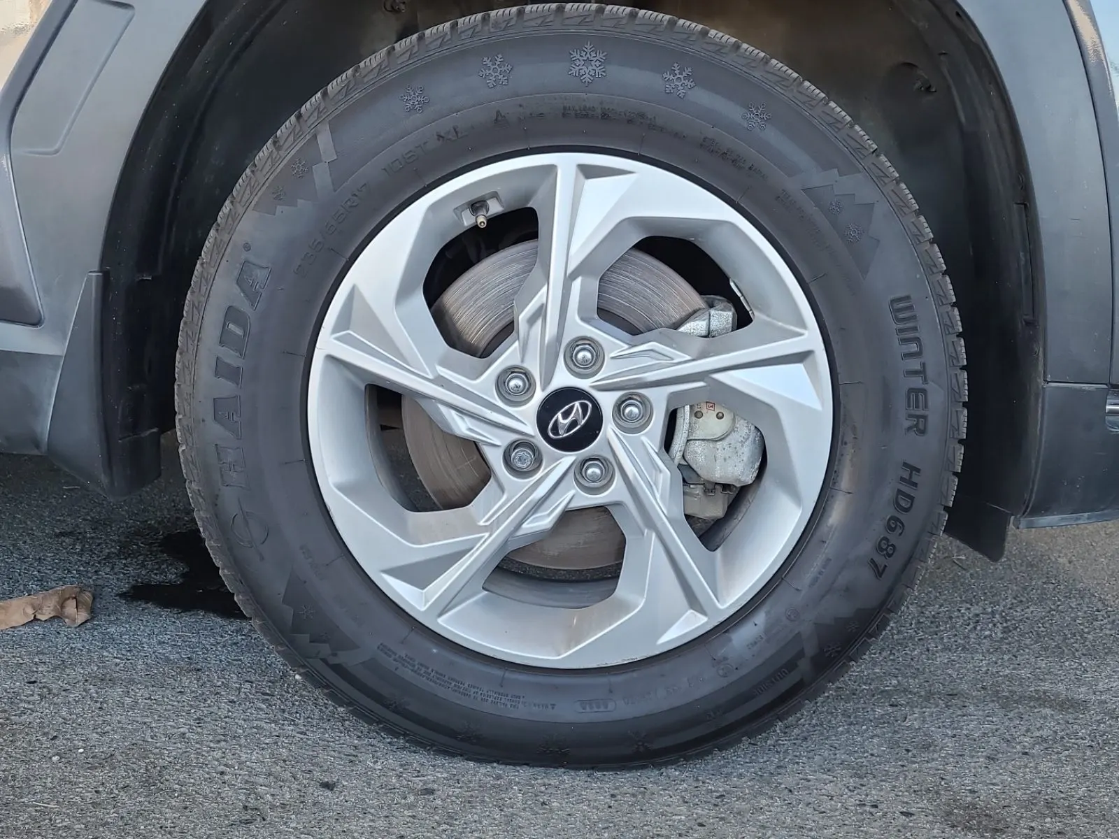 Right Front Wheel/Tire Photo