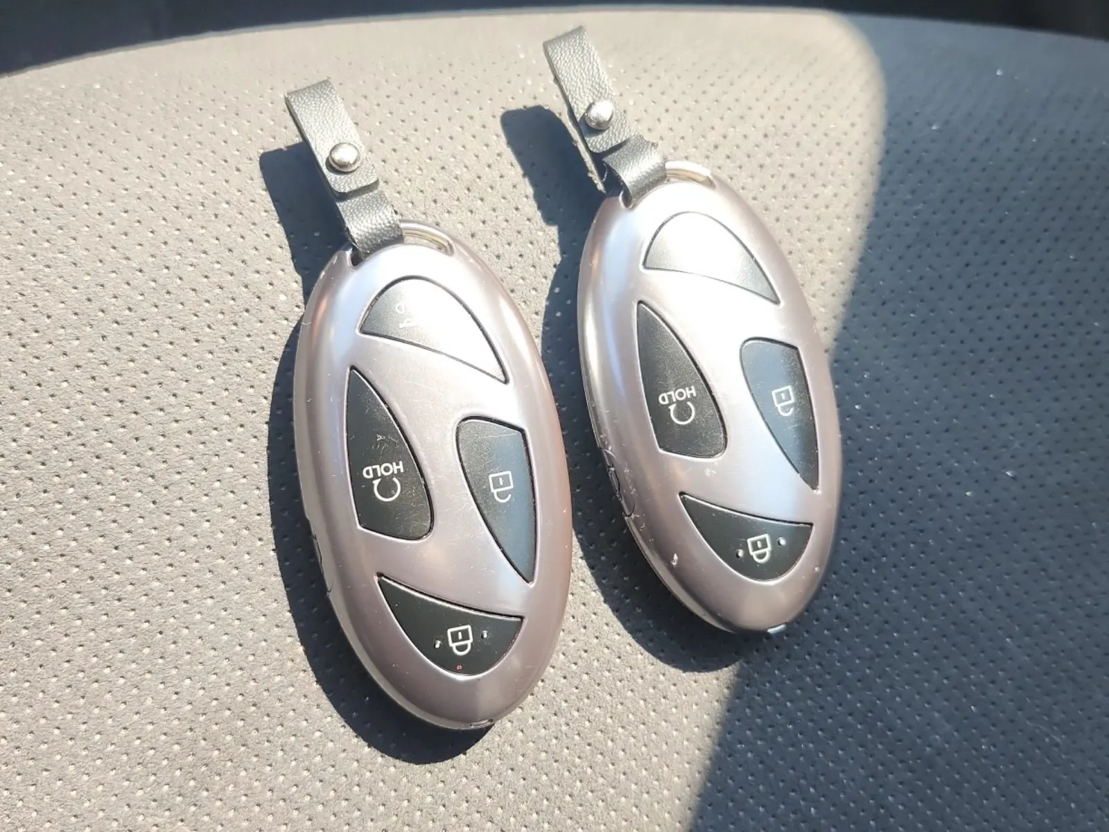 Keys/Fobs/Manual Photo