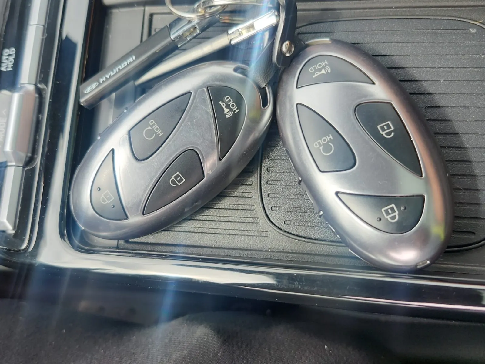 Keys/Fobs/Manual Photo