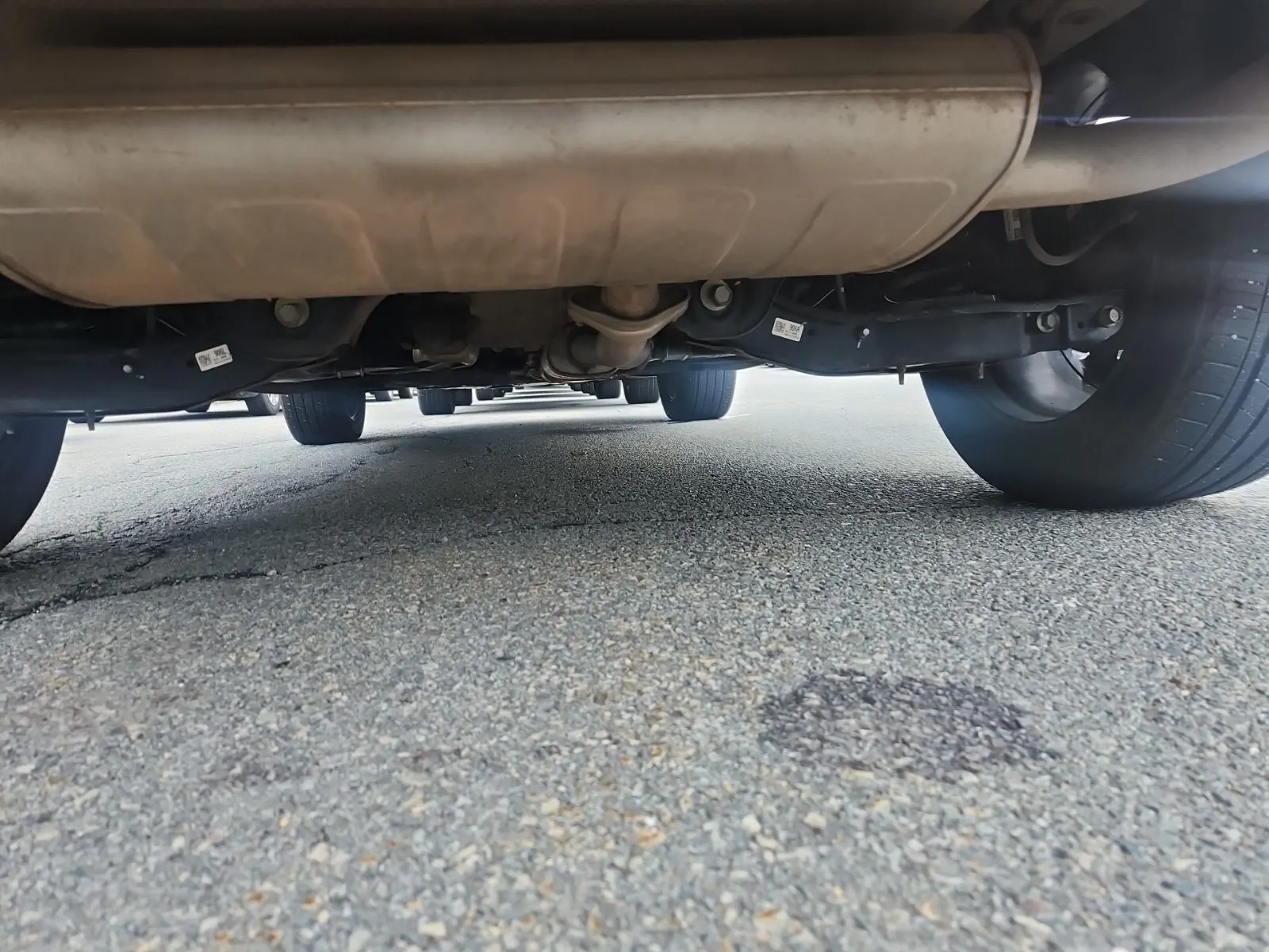 Undercarriage - Rear Photo