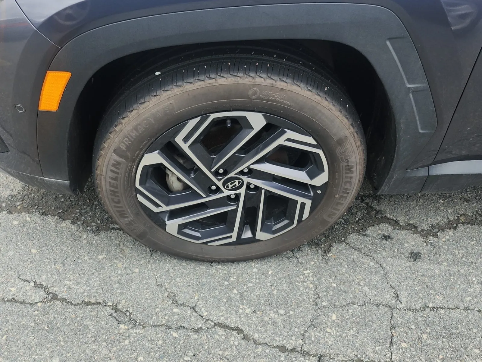 Front driver wheel/tire photo
