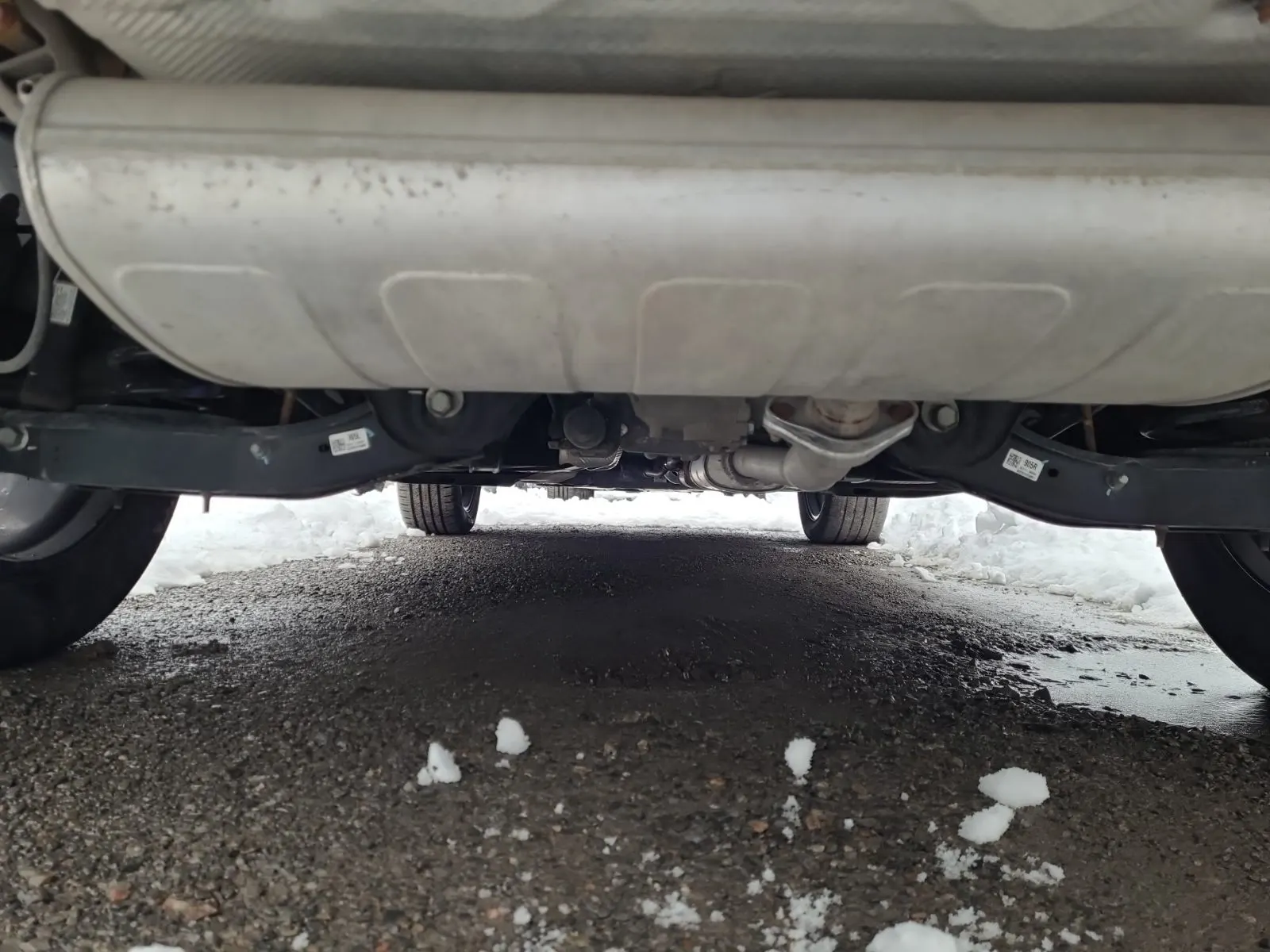 Undercarriage - Rear Photo