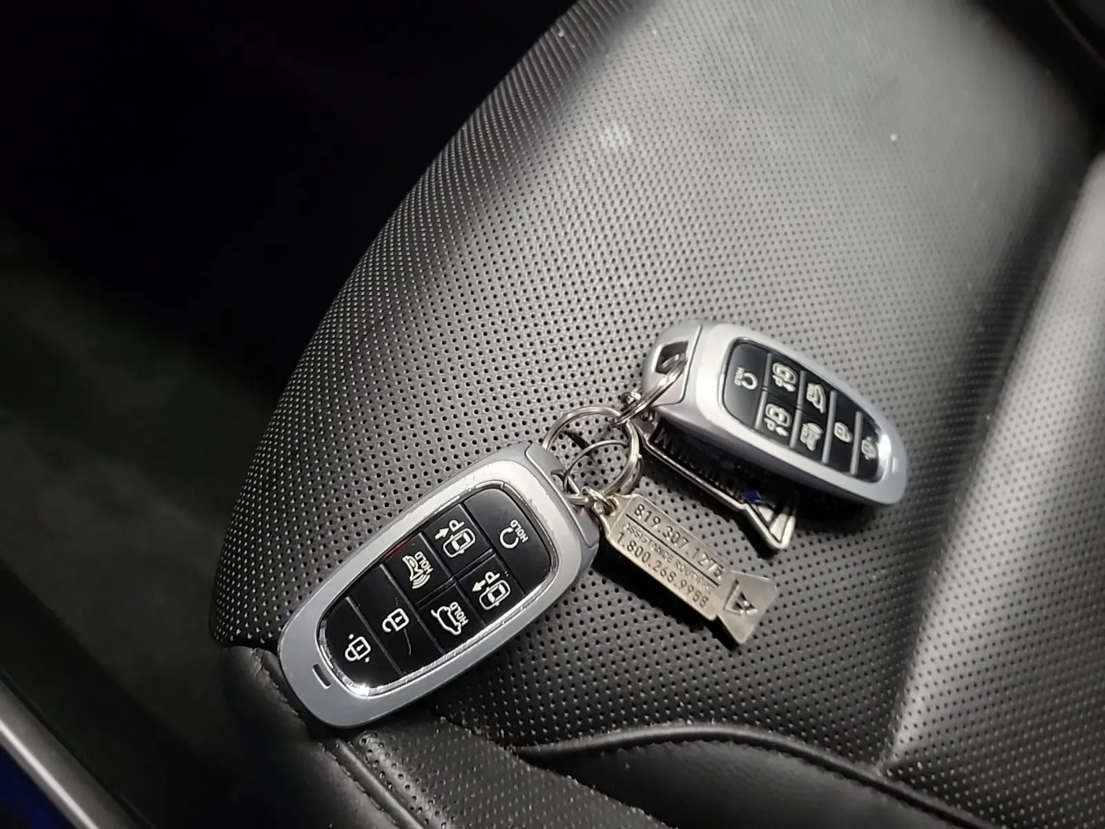 Keys/Fobs/Manual Photo