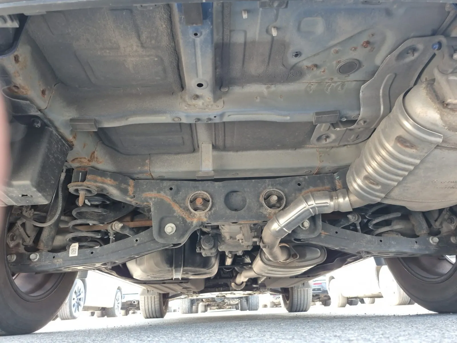 Undercarriage - Rear Photo