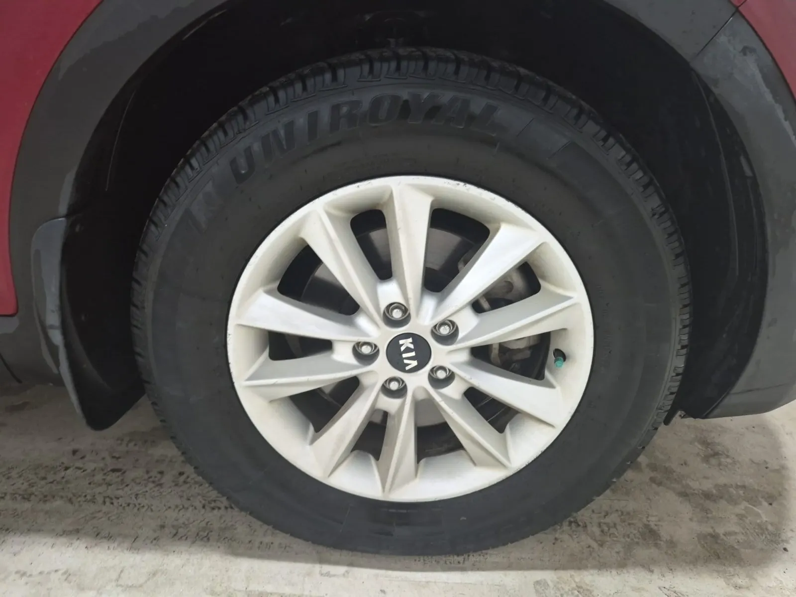 Right Front Wheel/Tire Photo