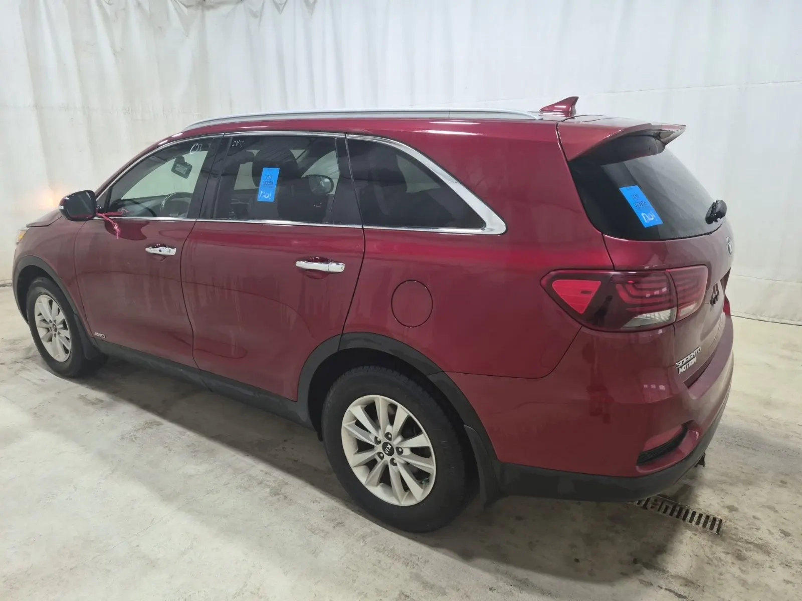 Driver Rear 3/4 Photo