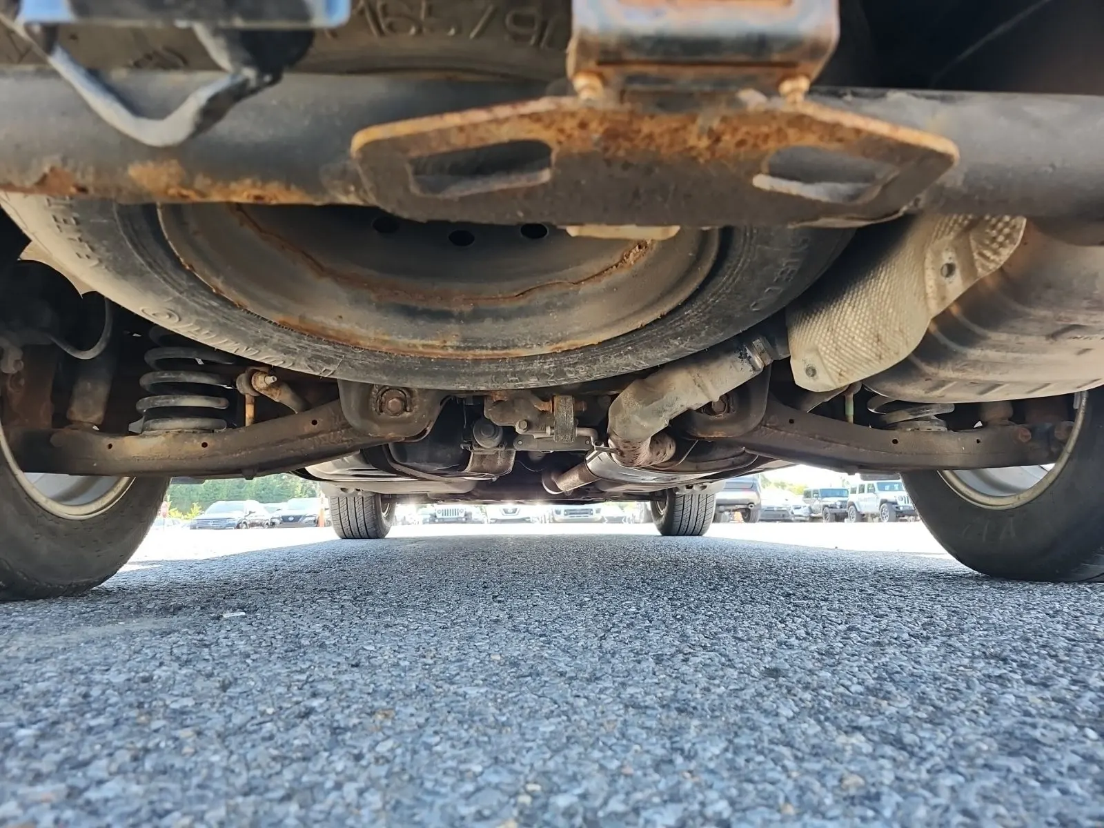 Undercarriage - Rear Photo