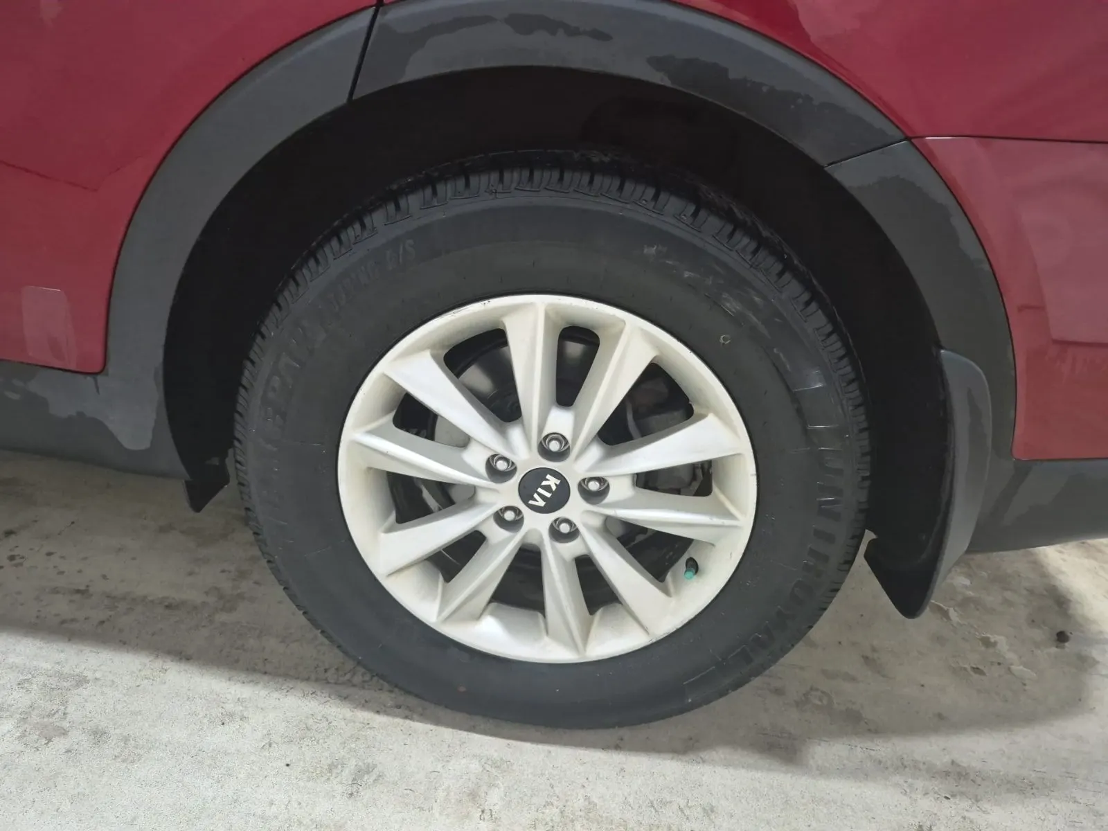 Left Rear Wheel/Tire Photo
